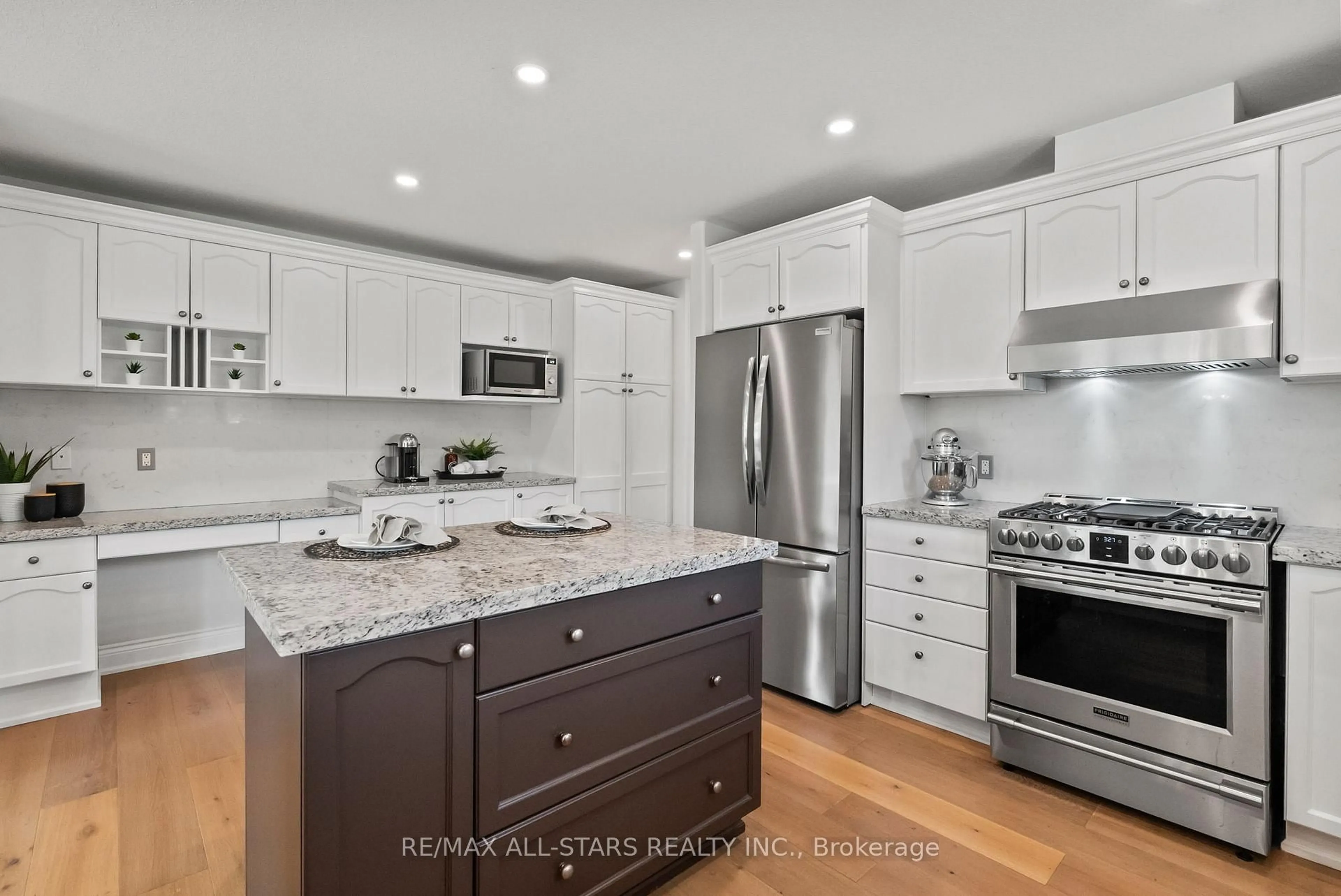 Open concept kitchen, ceramic/tile floor for 41A Sandy Hook Rd, Uxbridge Ontario L9P 1X2