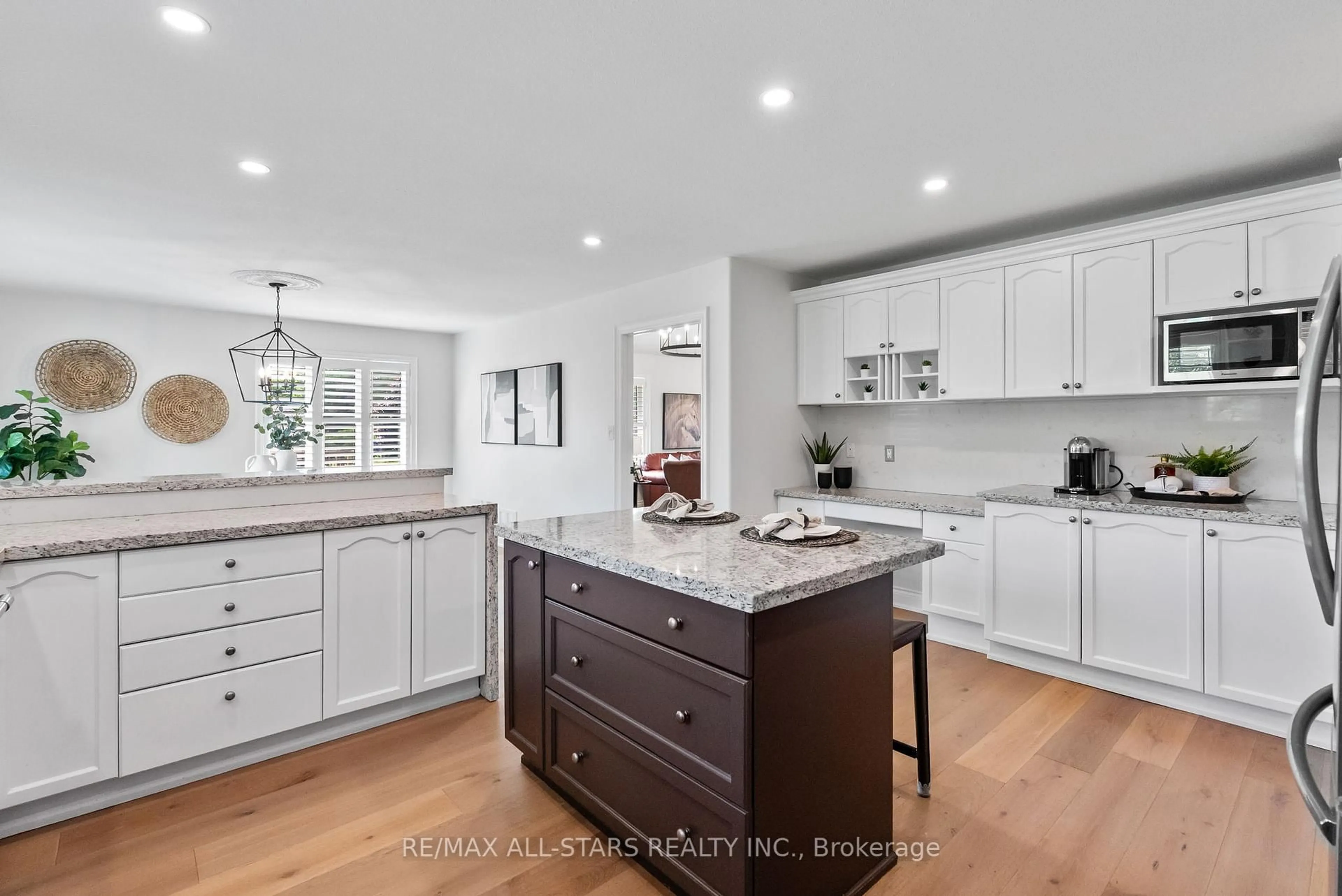 Open concept kitchen, ceramic/tile floor for 41A Sandy Hook Rd, Uxbridge Ontario L9P 1X2