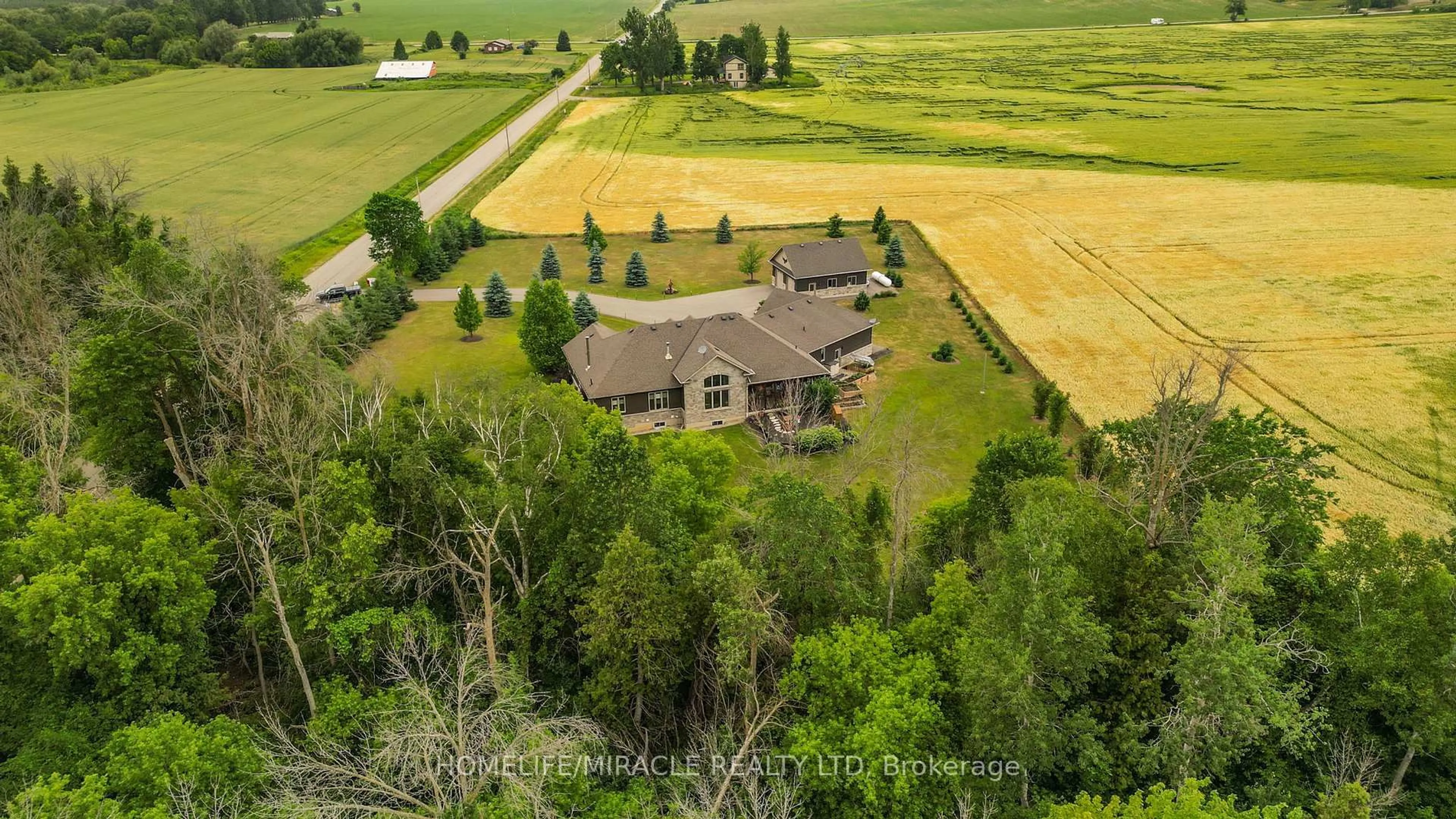 A pic from outside/outdoor area/front of a property/back of a property/a pic from drone, mountain view for 5399 Concession Rd 6, Adjala-Tosorontio Ontario L9R 1V3