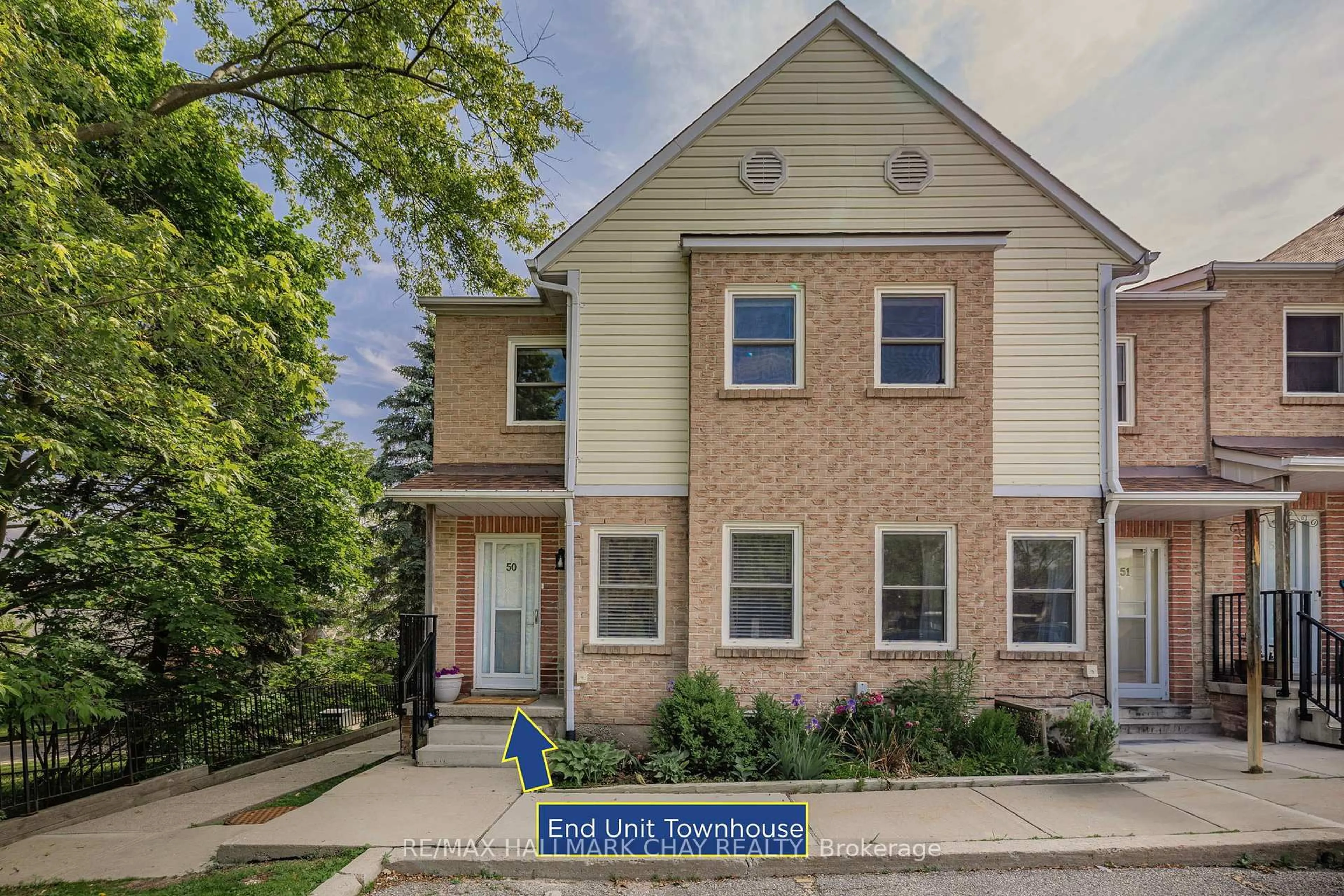 Home with brick exterior material, street for 115 Main St #50, Newmarket Ontario L3Y 8J3