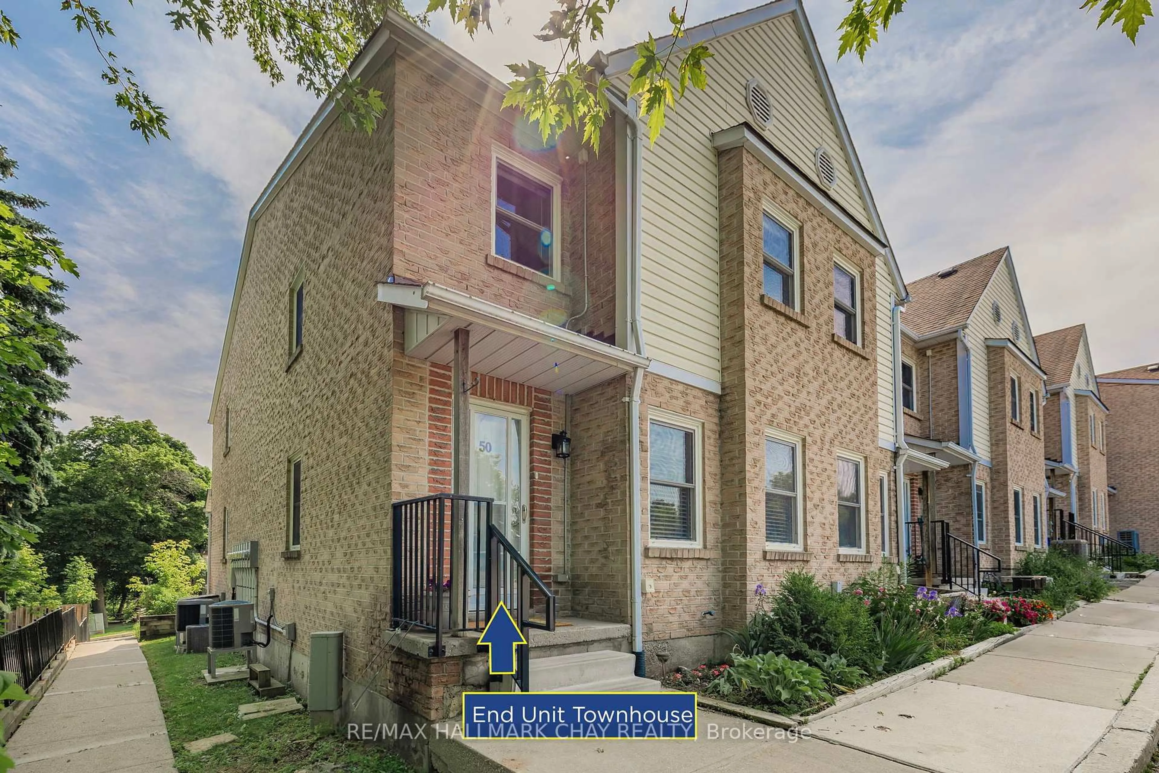 Home with brick exterior material, street for 115 Main St #50, Newmarket Ontario L3Y 8J3