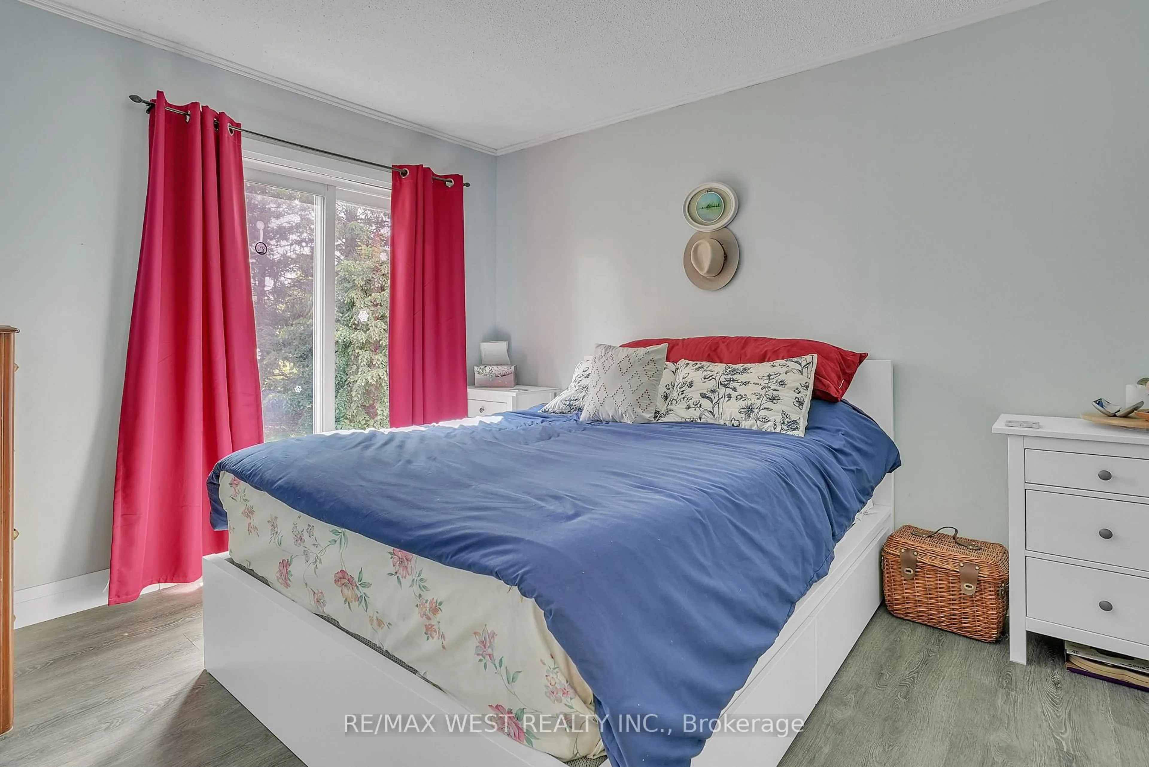 Bedroom with bed, unknown for 6464 County Road 10 Rd, Essa Ontario L9R 1V2