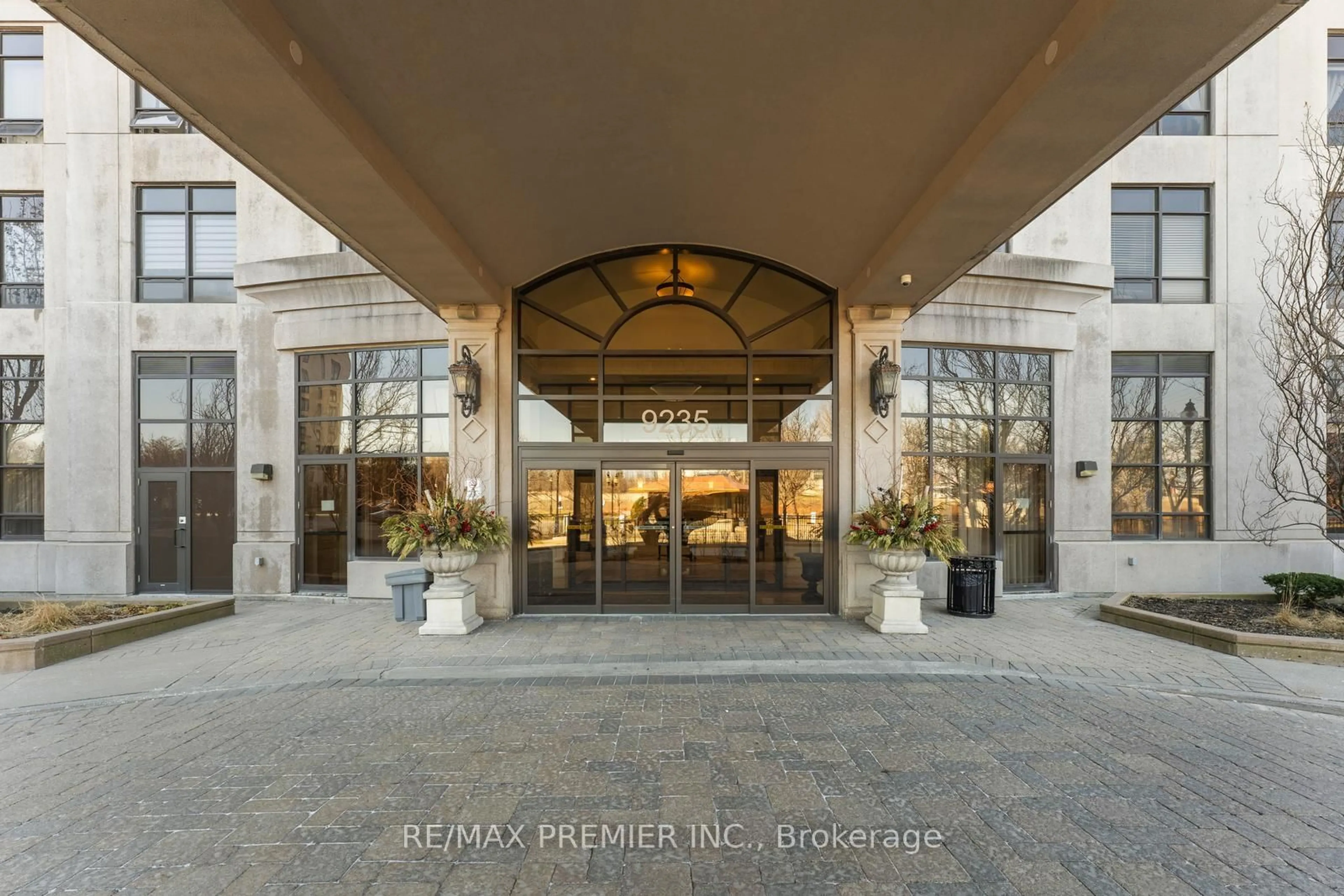 Lobby for 9235 Jane St #209, Vaughan Ontario L6A 0J8