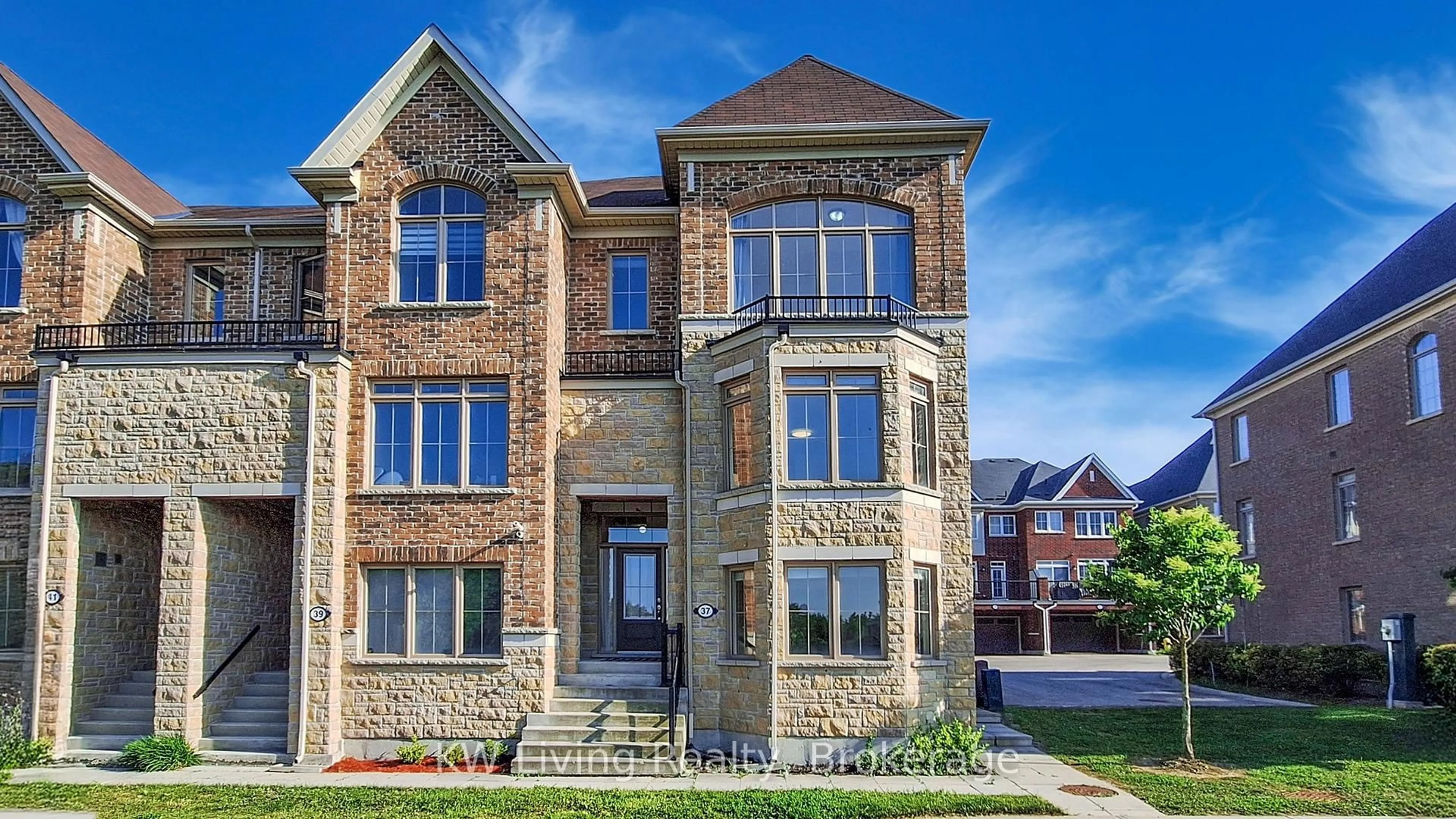 Home with brick exterior material, unknown for 37 Rougeview Park Cres, Markham Ontario L6E 0S7
