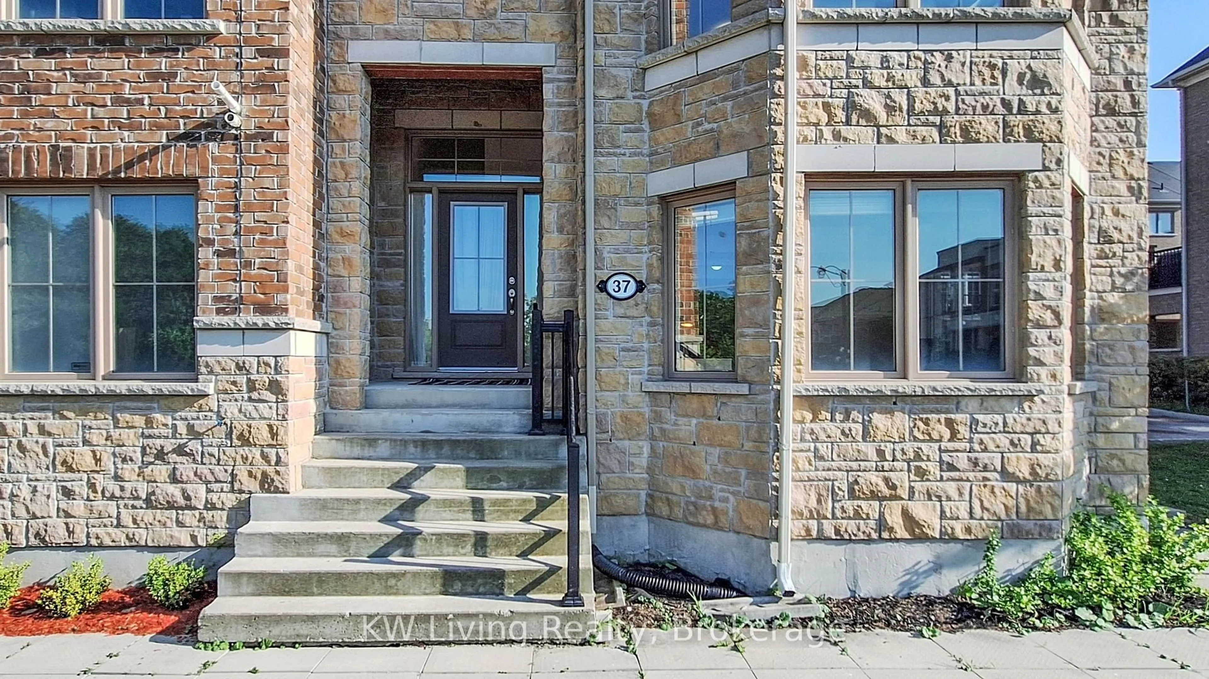Unknown for 37 Rougeview Park Cres, Markham Ontario L6E 0S7