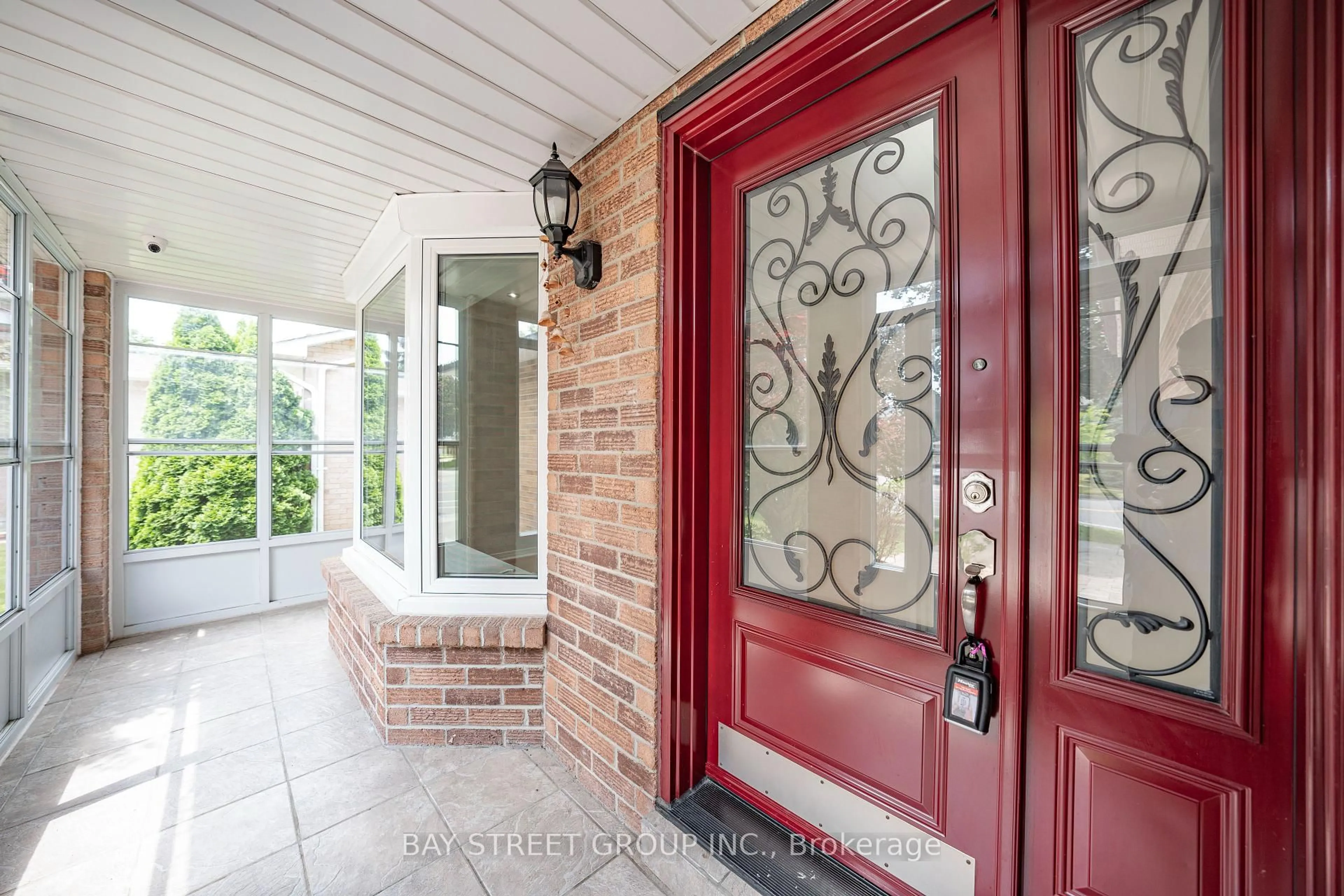 Indoor entryway for 547 Raymerville Dr, Markham Ontario L3P 6G3
