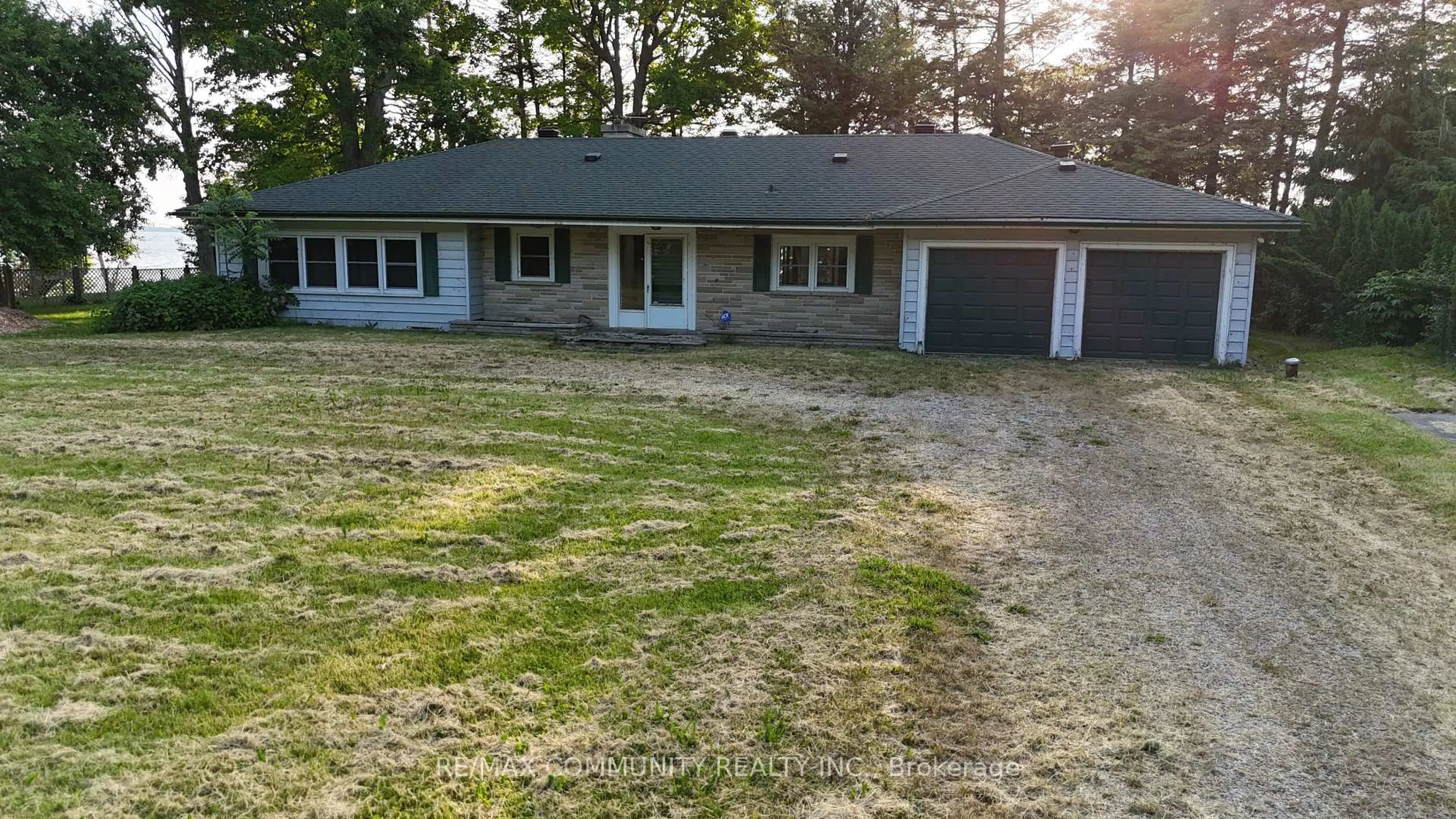 A pic from outside/outdoor area/front of a property/back of a property/a pic from drone, street for 25100 Maple Beach Rd, Brock Ontario L0K 1A0