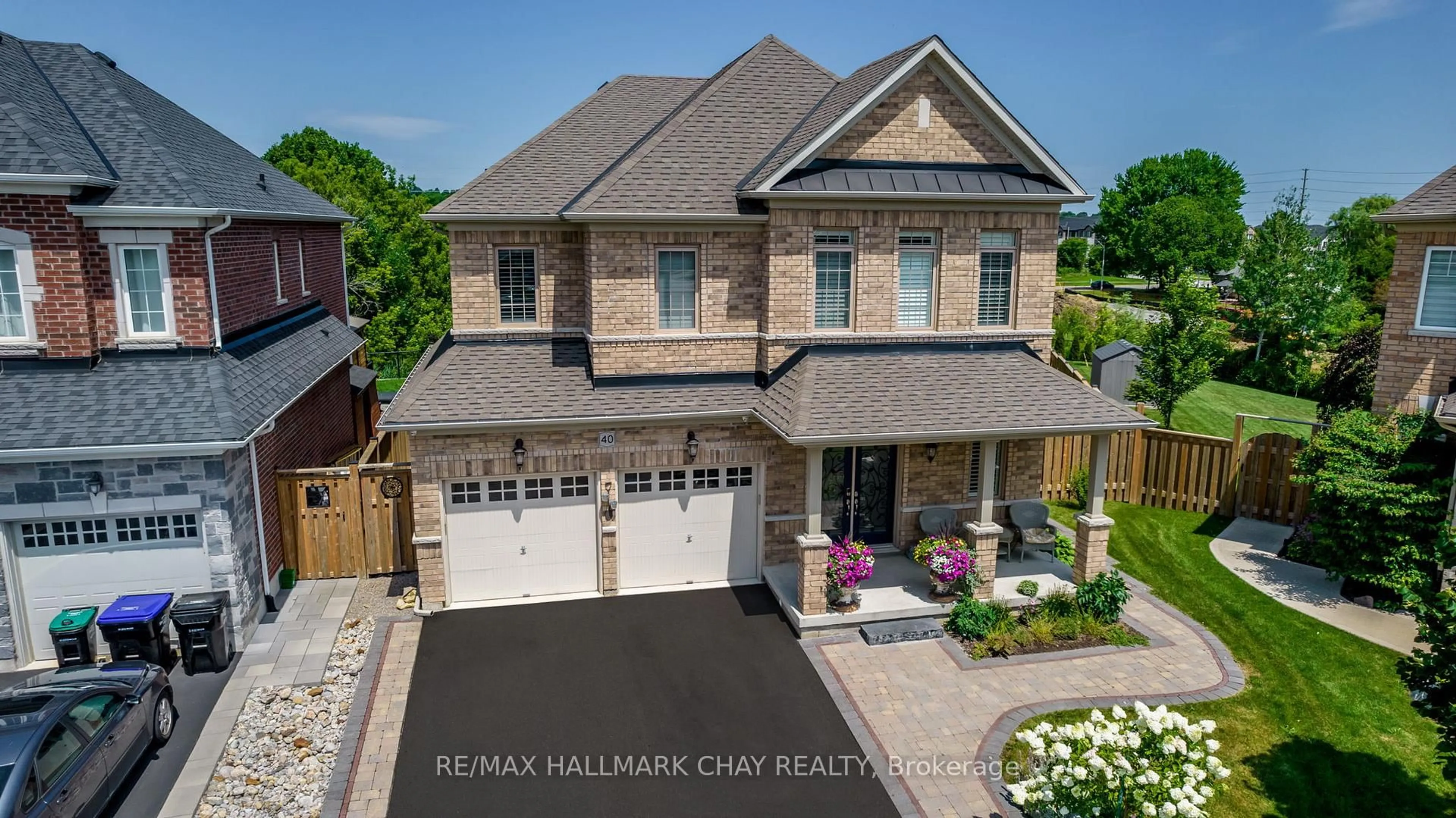 Home with brick exterior material, street for 40 Cayton Cres, Bradford West Gwillimbury Ontario L3Z 2A6
