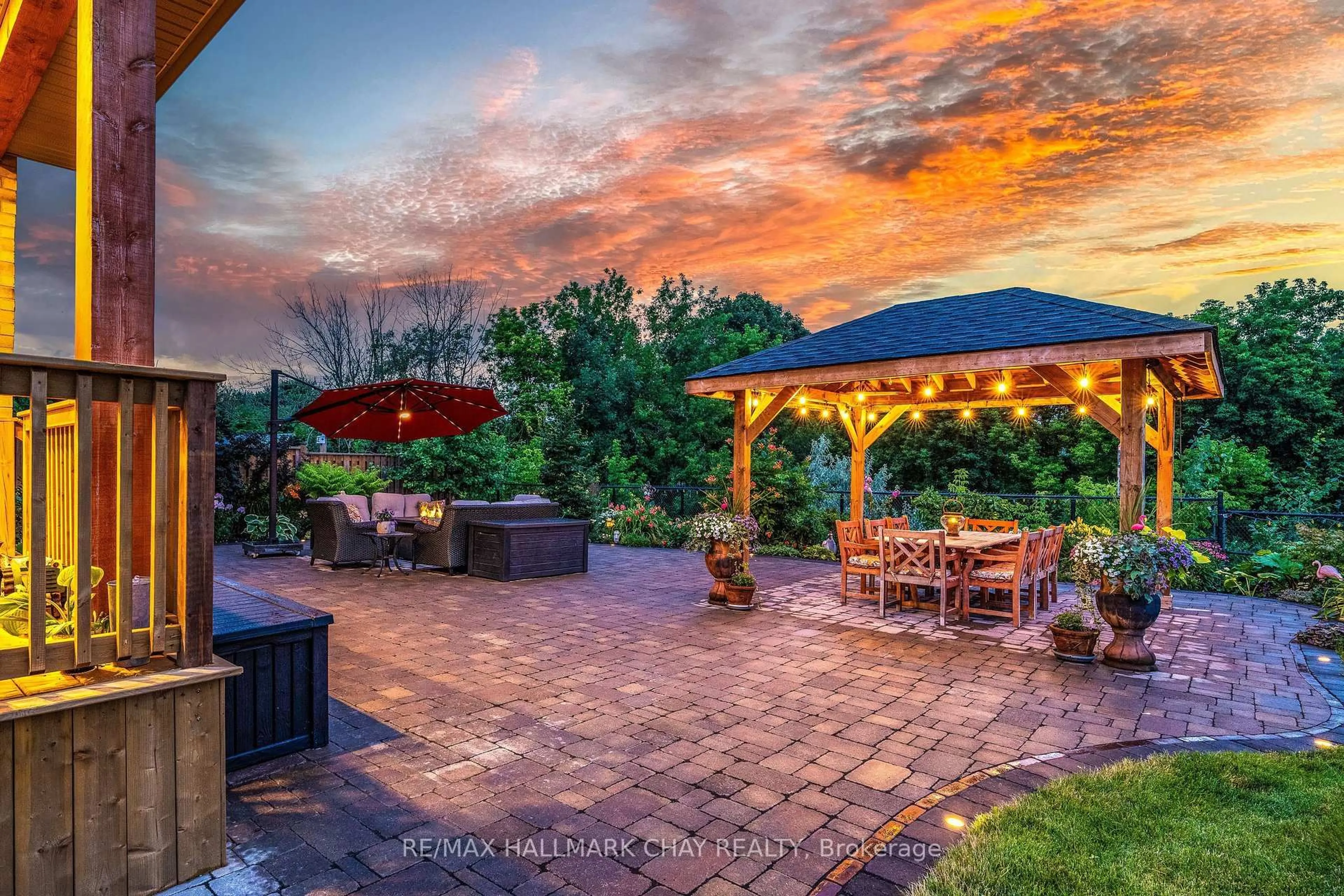 Patio, unknown for 40 Cayton Cres, Bradford West Gwillimbury Ontario L3Z 2A6