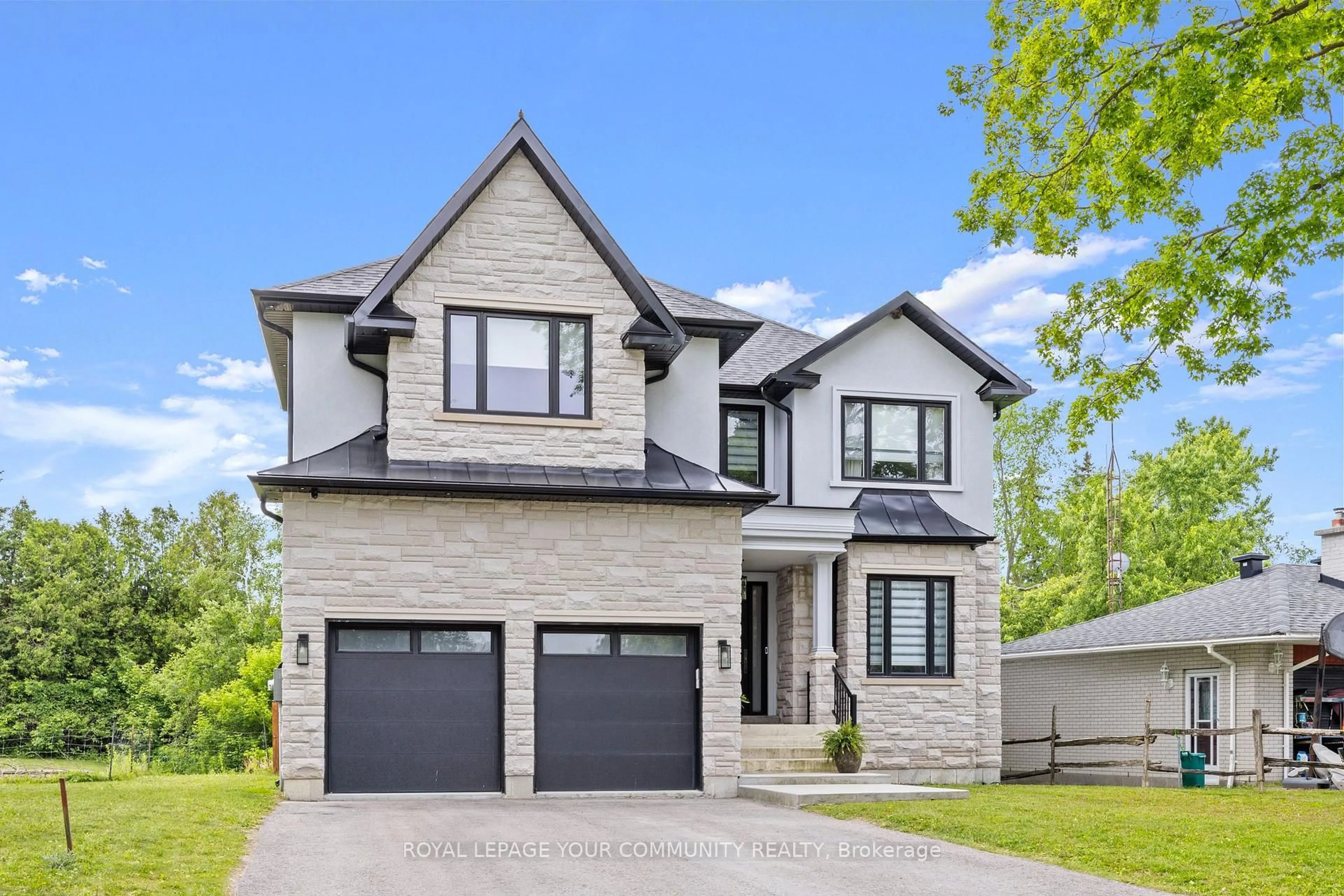 Home with brick exterior material, street for 6077 Hillsdale Dr, Whitchurch-Stouffville Ontario L4A 7X3