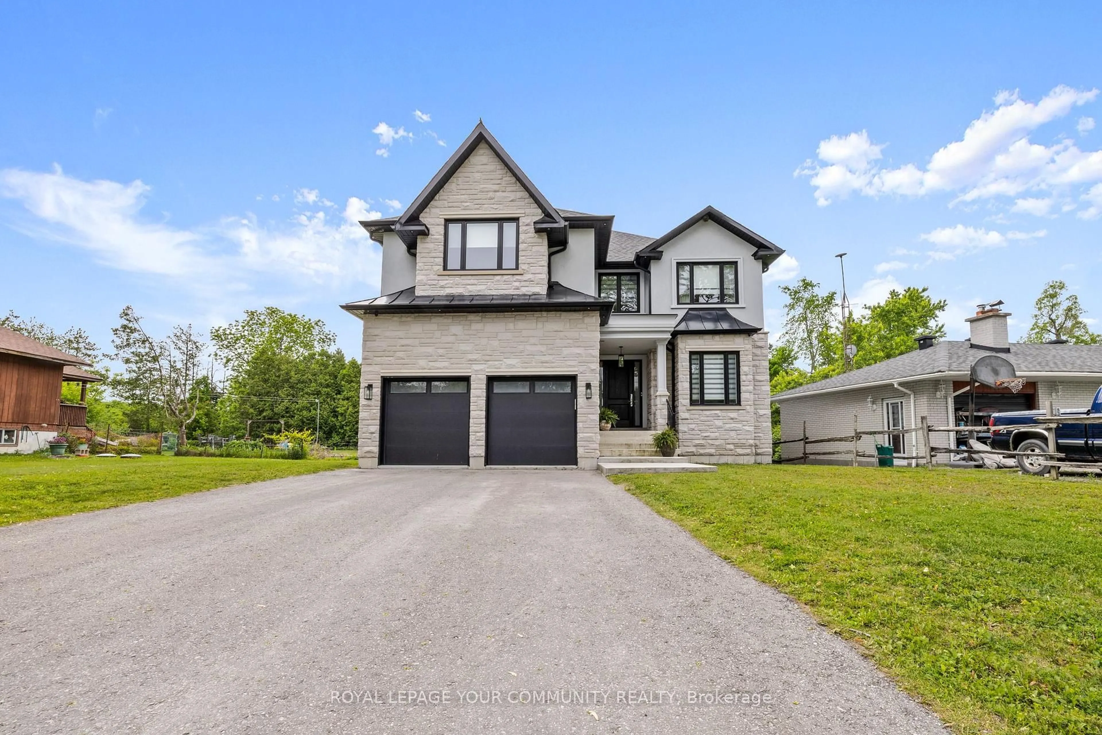 Home with brick exterior material, street for 6077 Hillsdale Dr, Whitchurch-Stouffville Ontario L4A 7X3