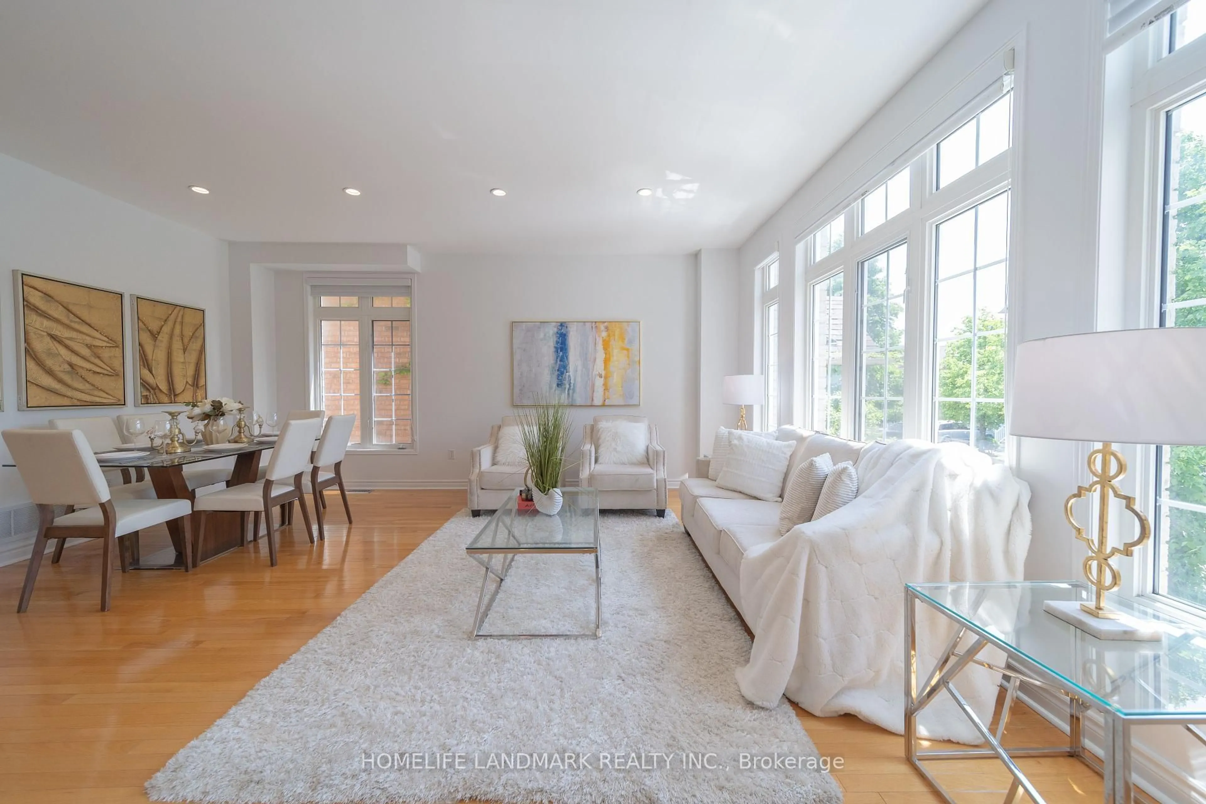 Living room with furniture, unknown for 71 Orchard Hill Blvd, Markham Ontario L6C 2L7