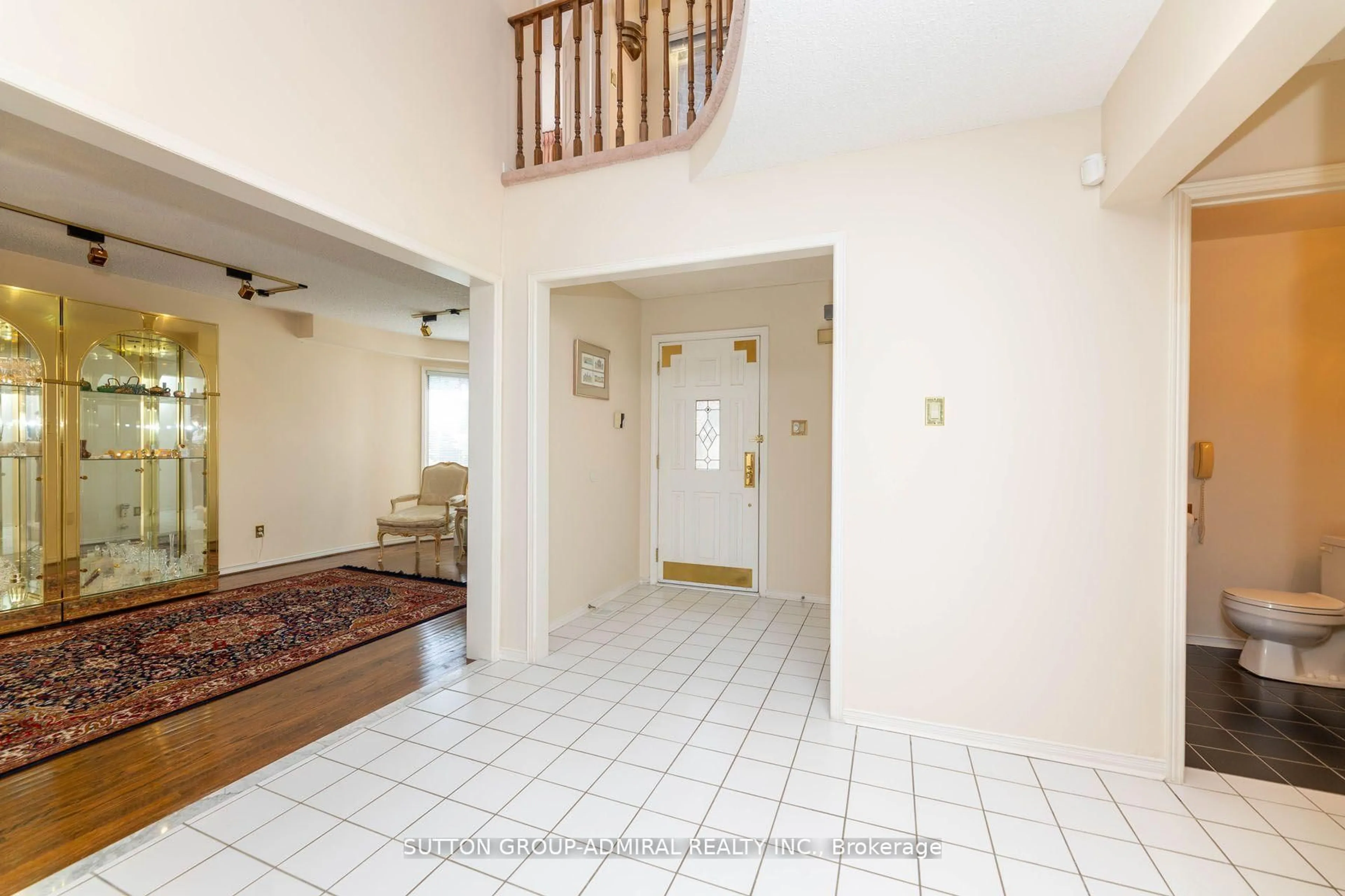 Indoor entryway for 66 Congress Crt, Markham Ontario L3T 7K3
