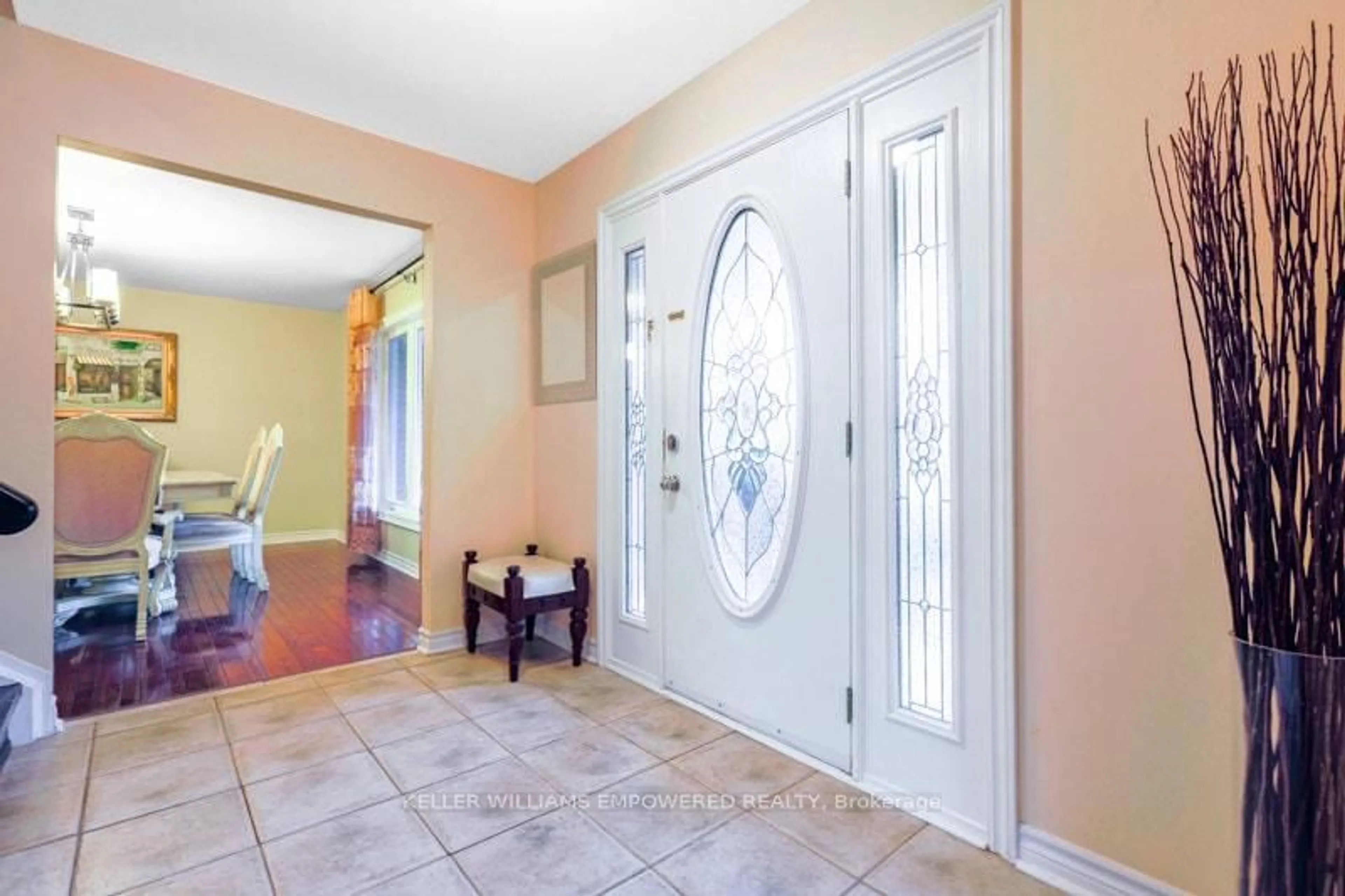 Indoor entryway for 440 Warren Rd, King Ontario L7B 1C4