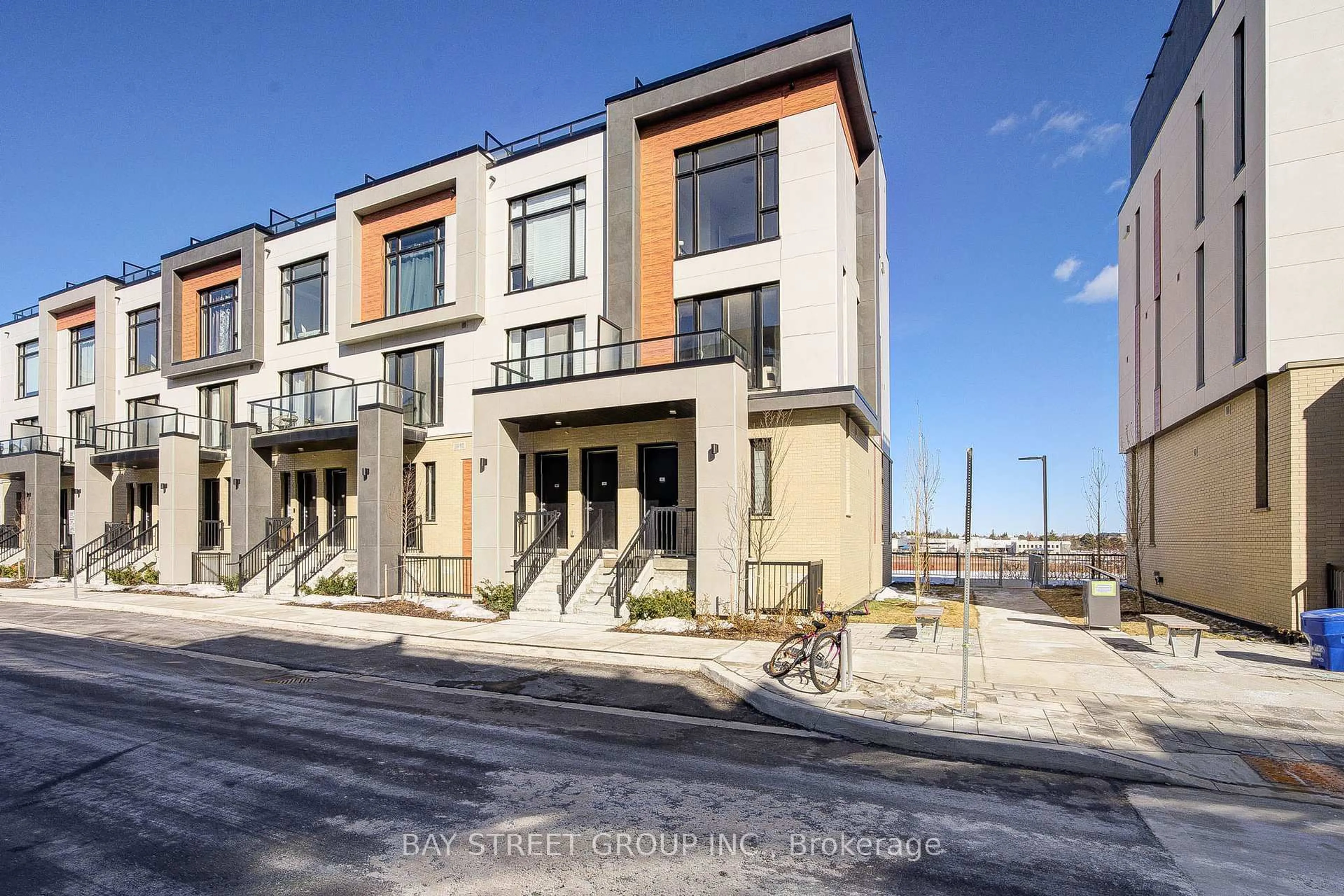 Unknown for 7 Steckley House Lane #602, Richmond Hill Ontario L4S 0N1