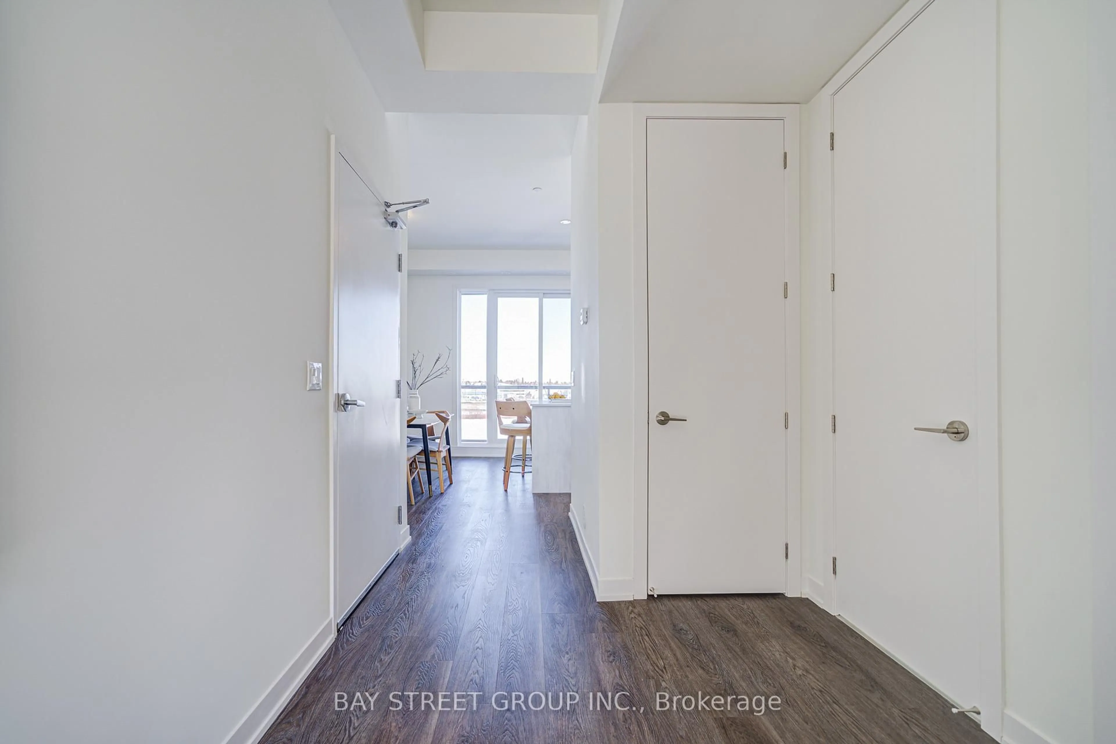 Indoor entryway for 7 Steckley House Lane #602, Richmond Hill Ontario L4S 0N1