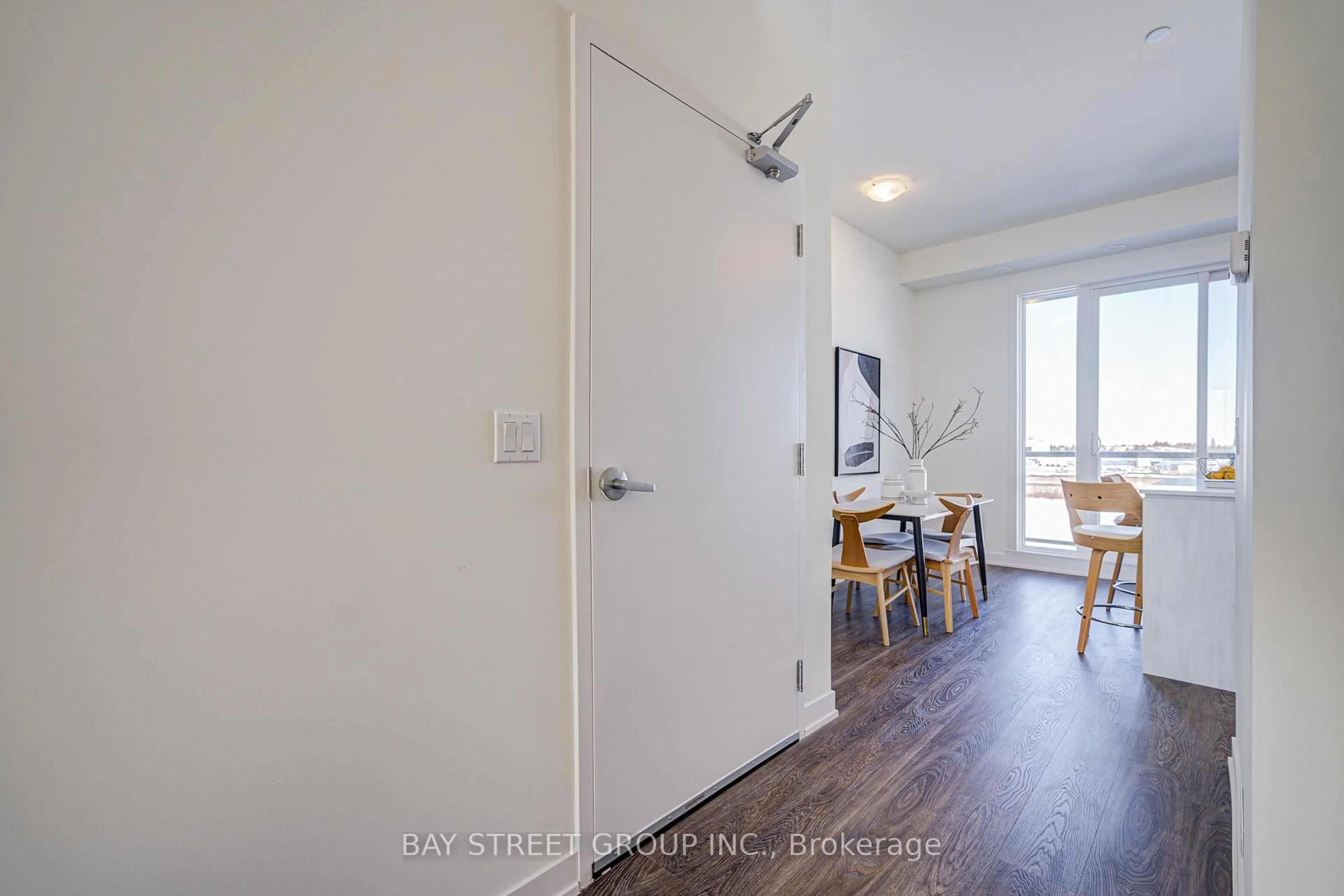 Indoor entryway for 7 Steckley House Lane #602, Richmond Hill Ontario L4S 0N1