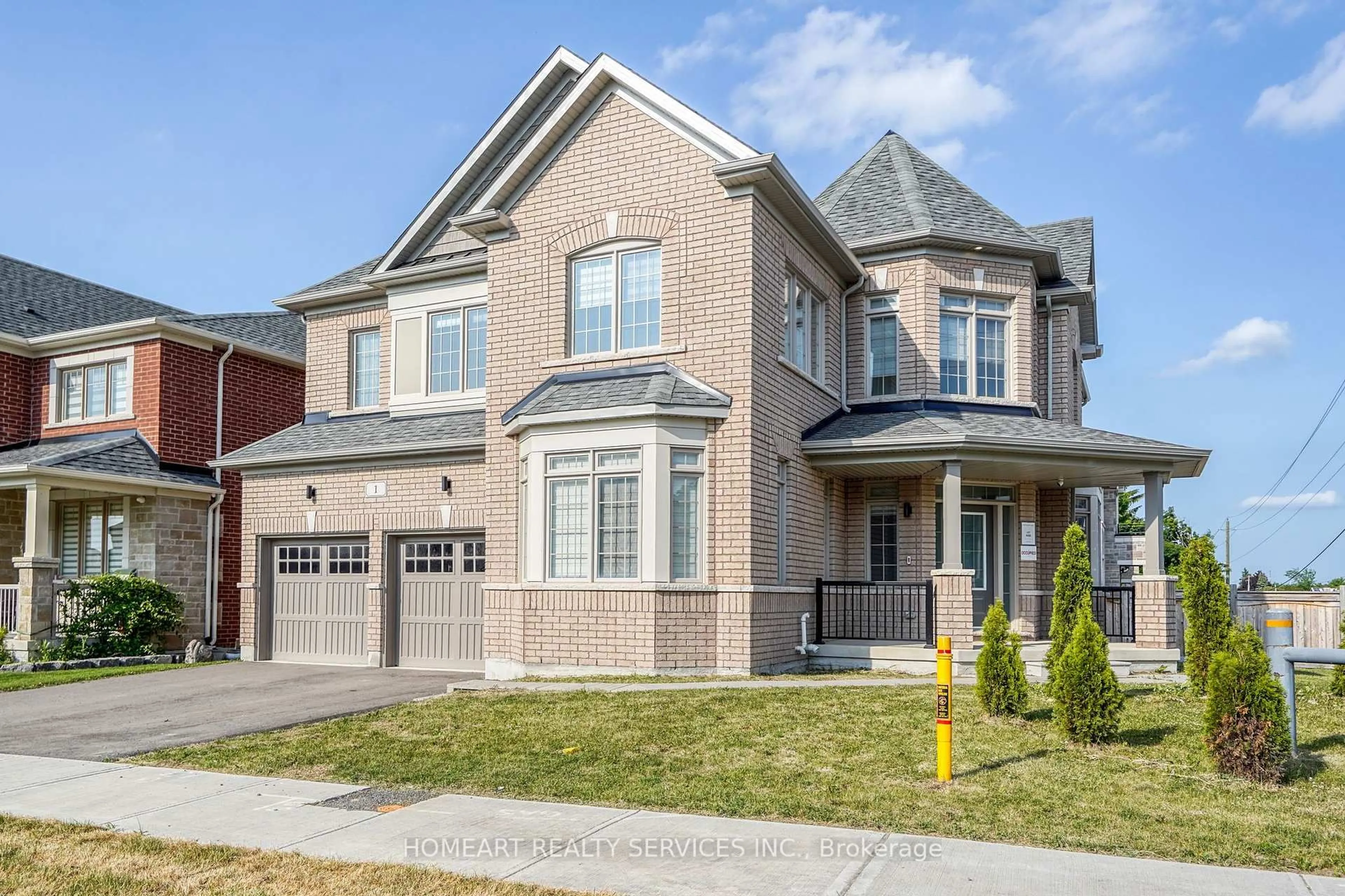 Home with brick exterior material, street for 1 CONNELL Dr, Georgina Ontario L4P 3E9