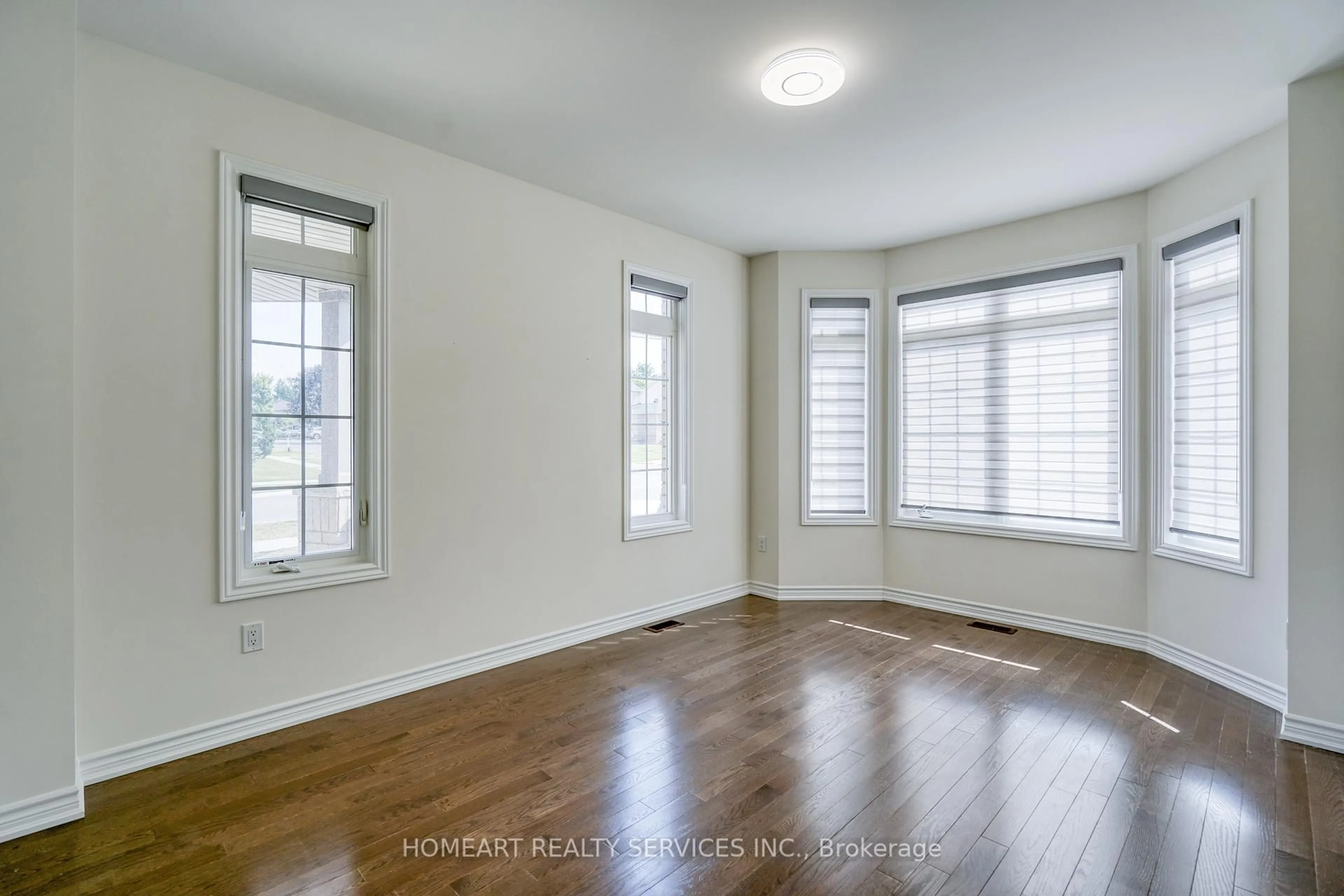 A pic of a room for 1 CONNELL Dr, Georgina Ontario L4P 3E9
