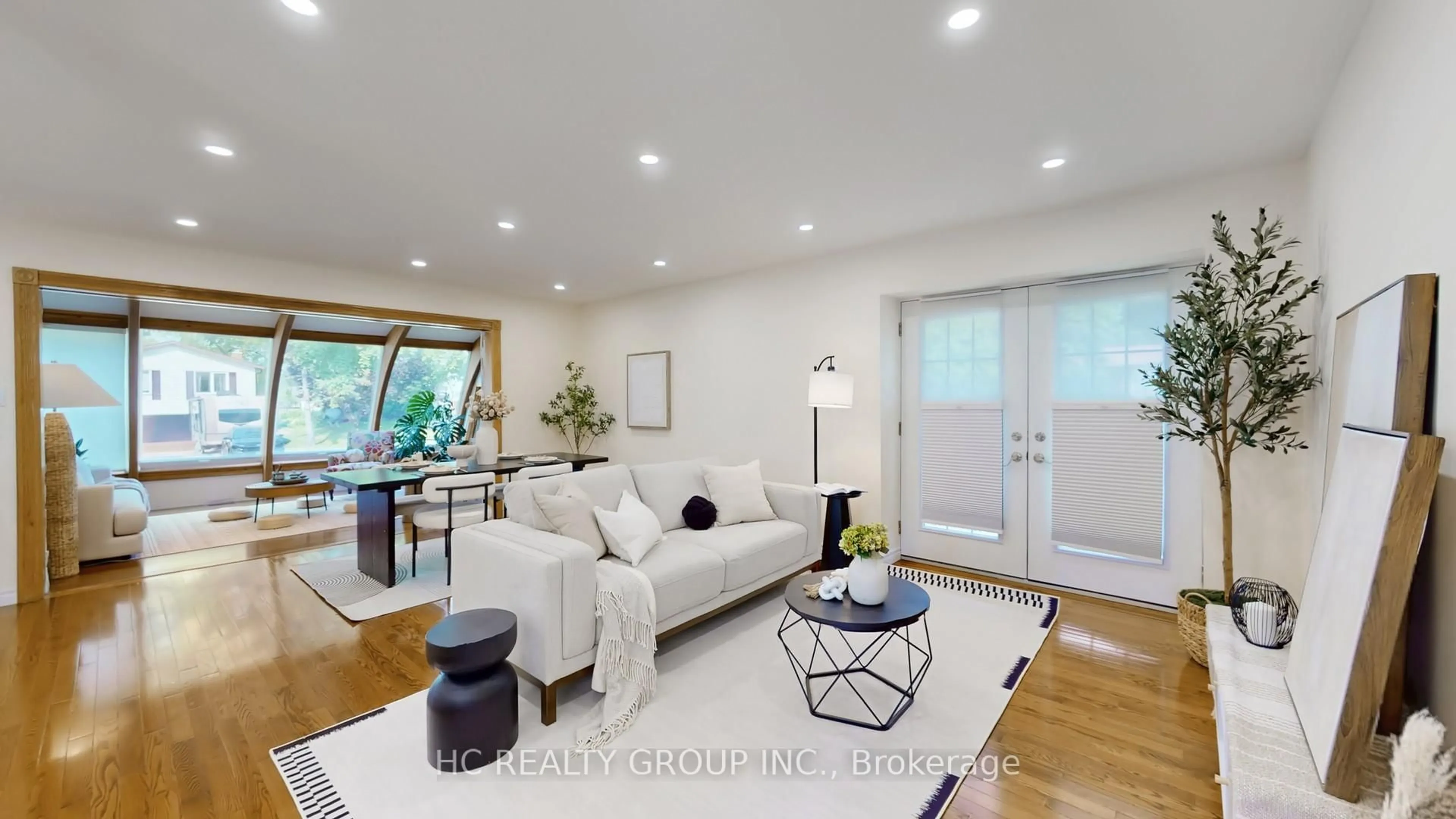 Living room with furniture, wood/laminate floor for 21 SIR CONSTANTINE Dr, Markham Ontario L3P 2X3