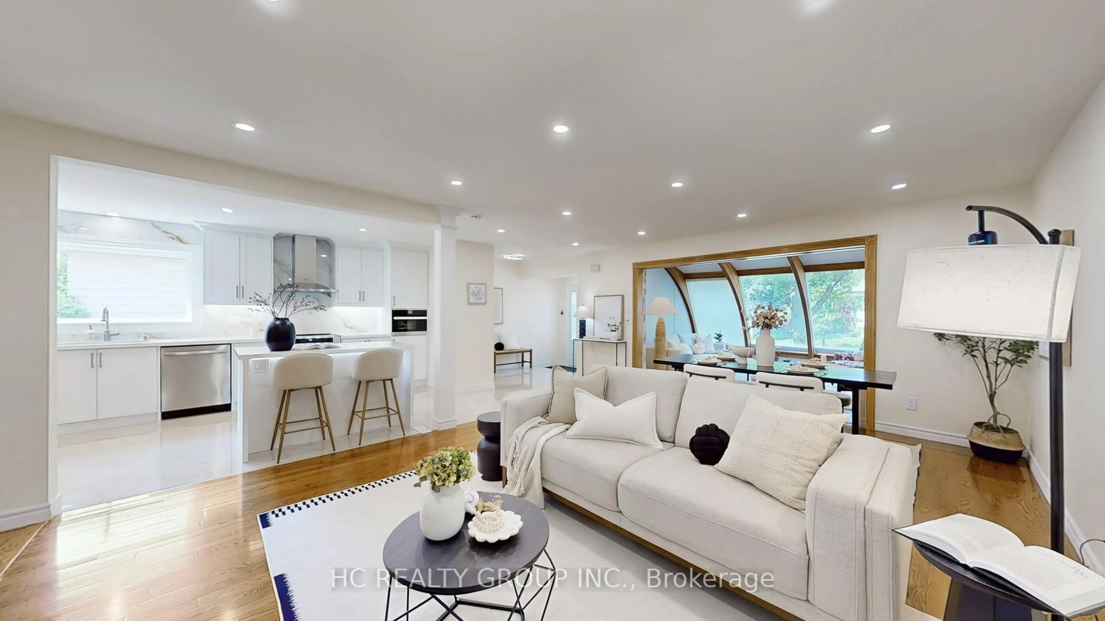 Living room with furniture, unknown for 21 SIR CONSTANTINE Dr, Markham Ontario L3P 2X3