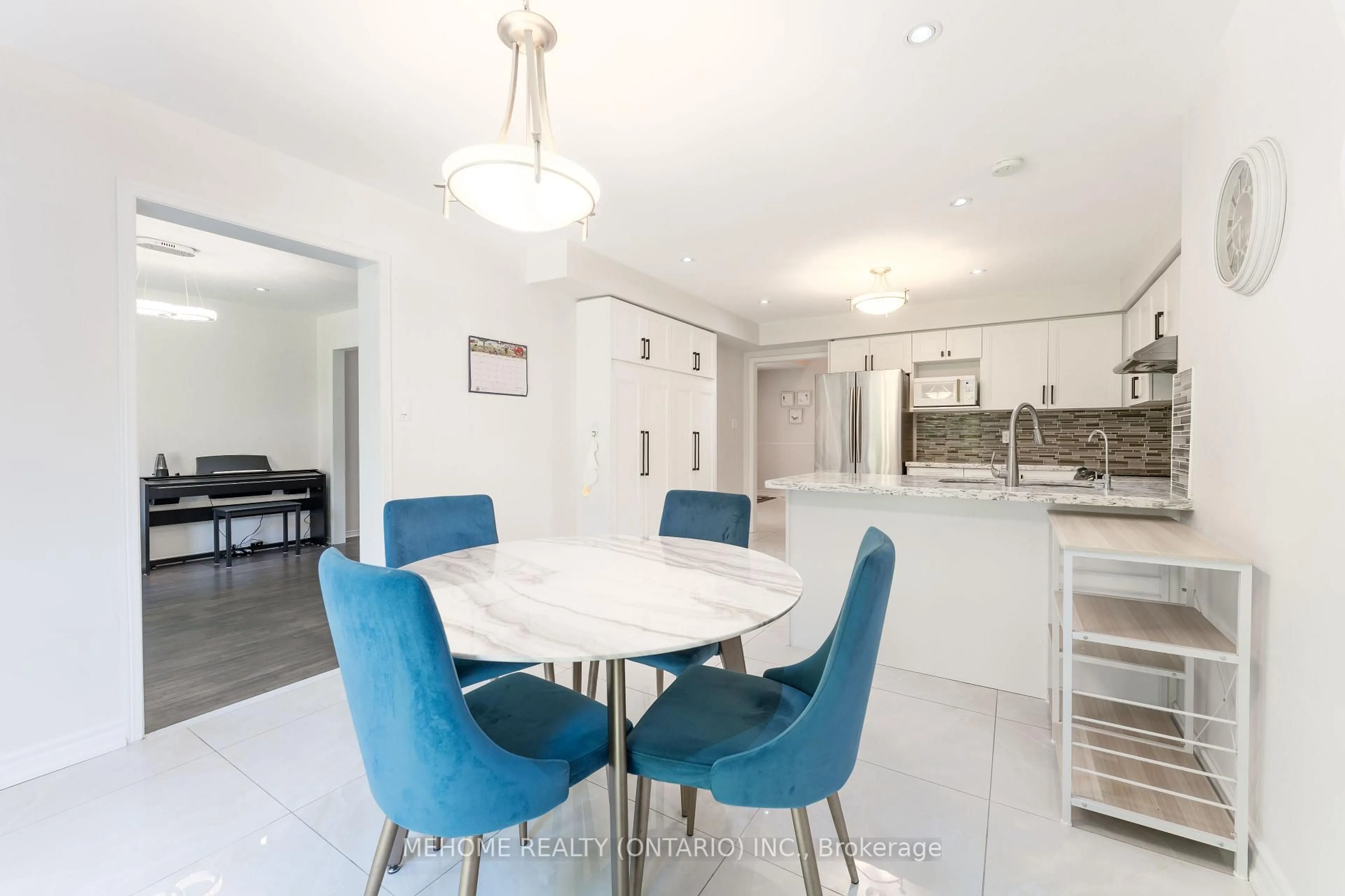 Unknown for 38 Desert View Cres, Richmond Hill Ontario L4C 0K3