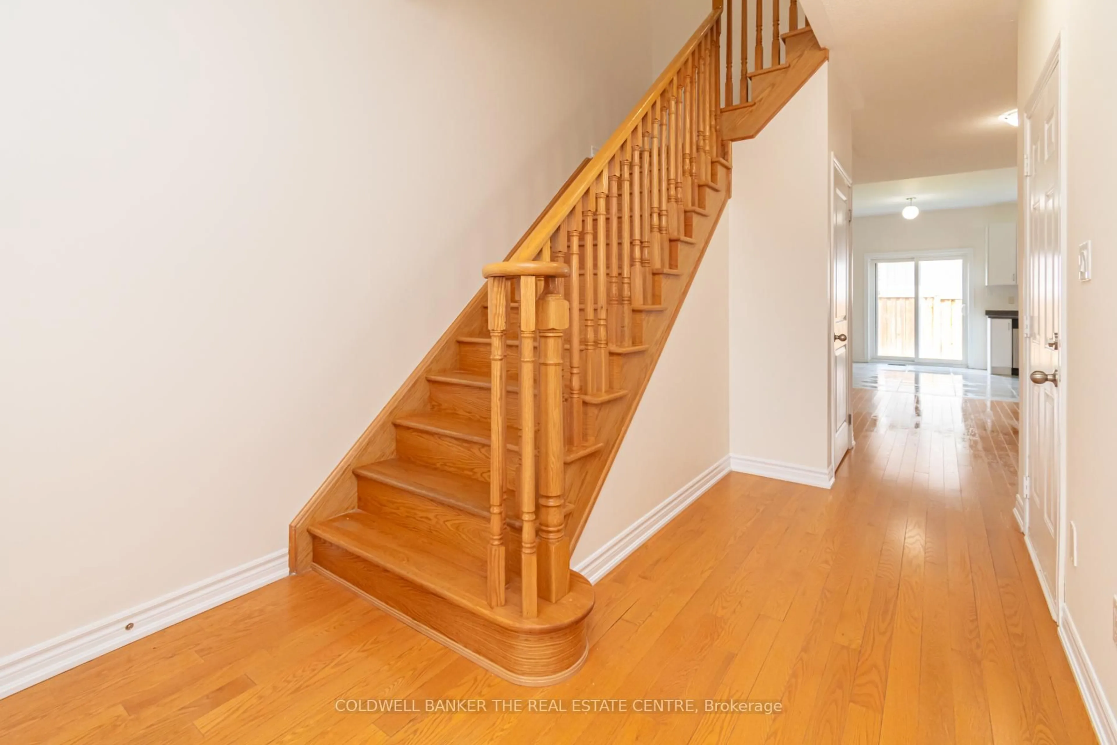 Stairs for 1542 Marling St, Innisfil Ontario L0L 1W0