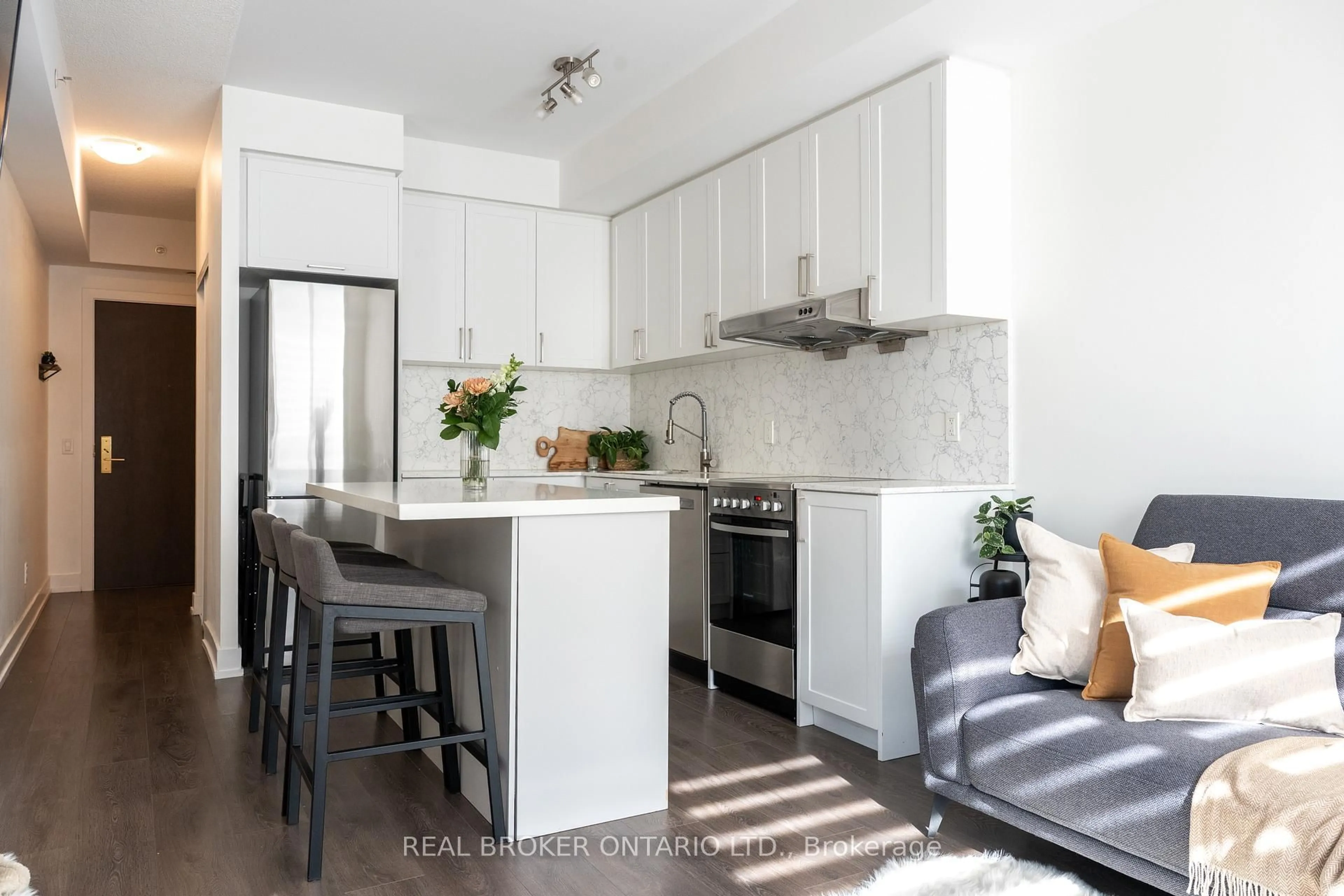 Open concept kitchen, unknown for 278 Buchanan Dr #332E, Markham Ontario L3R 6J1