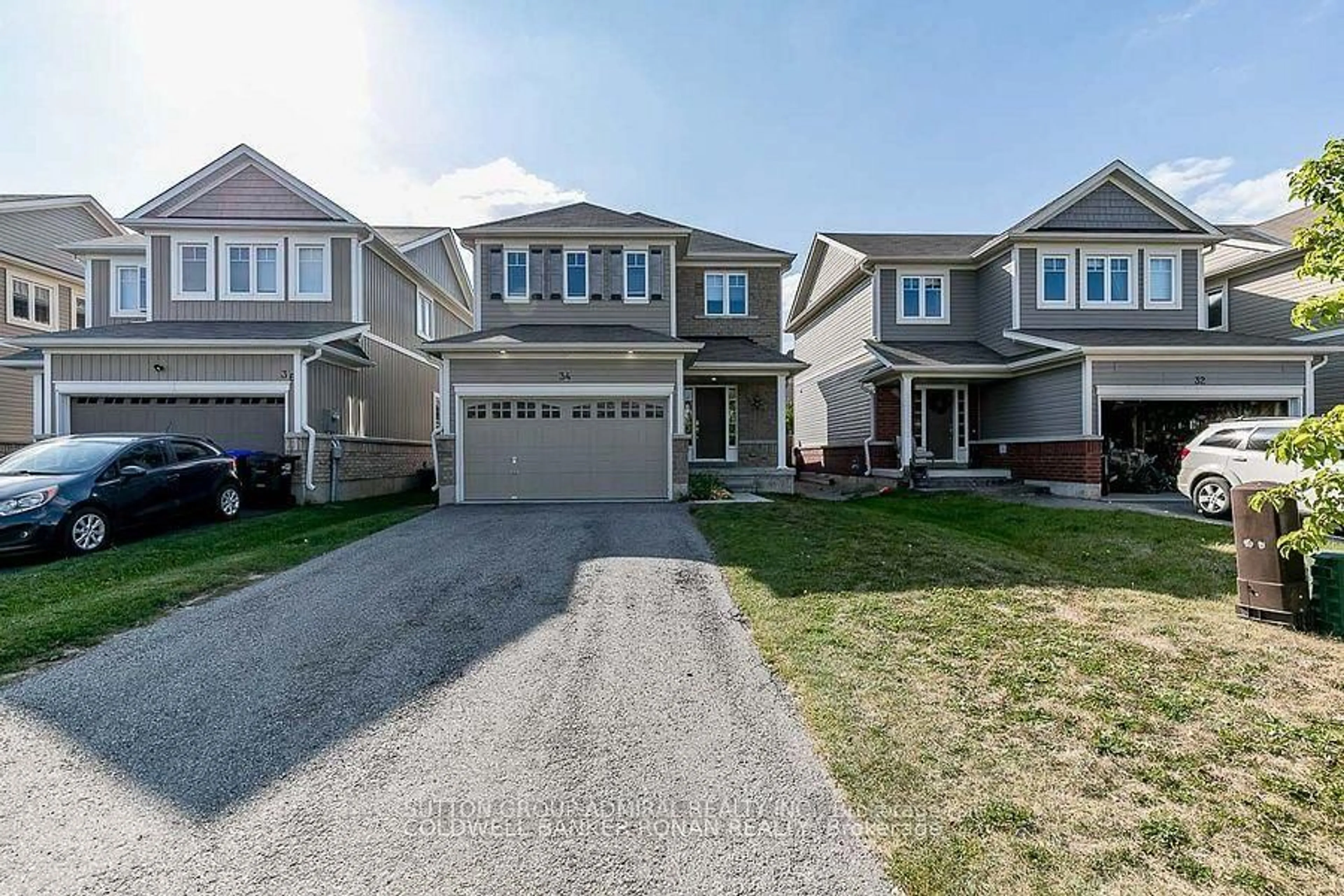 Home with vinyl exterior material, street for 34 Milne St, New Tecumseth Ontario L9R 0A6