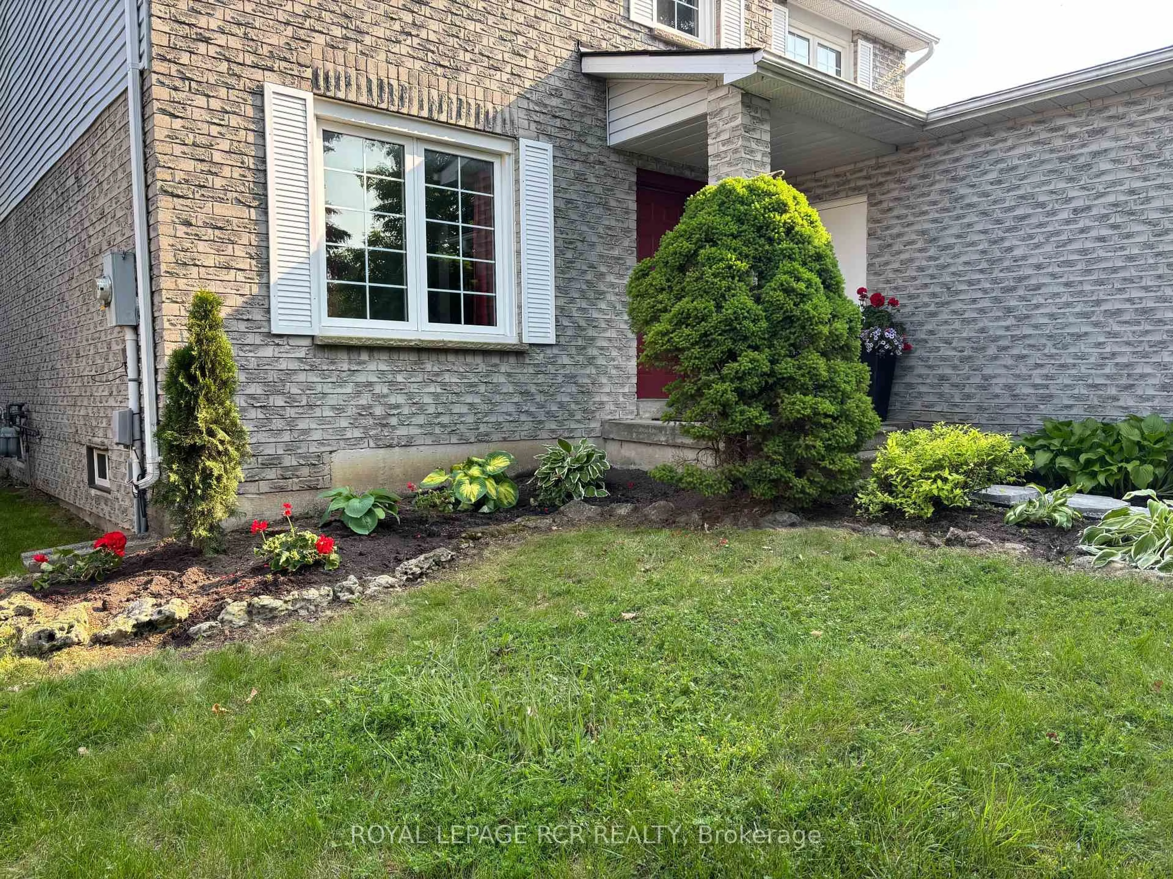 Unknown for 14 Forrestwood Cres, East Gwillimbury Ontario L9N 1C7