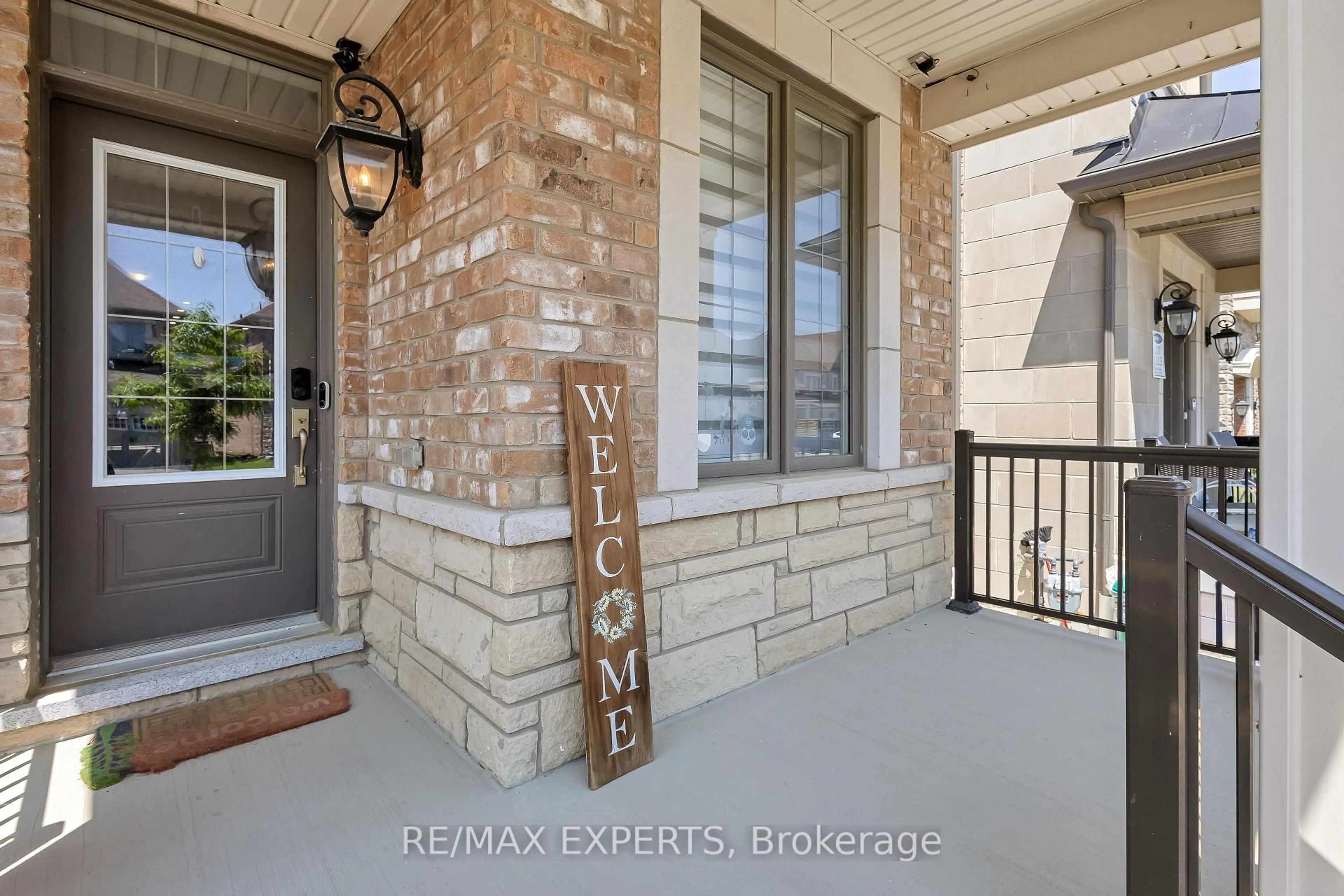 Indoor entryway for 70 Faust Rdge, Vaughan Ontario L4H 4T1