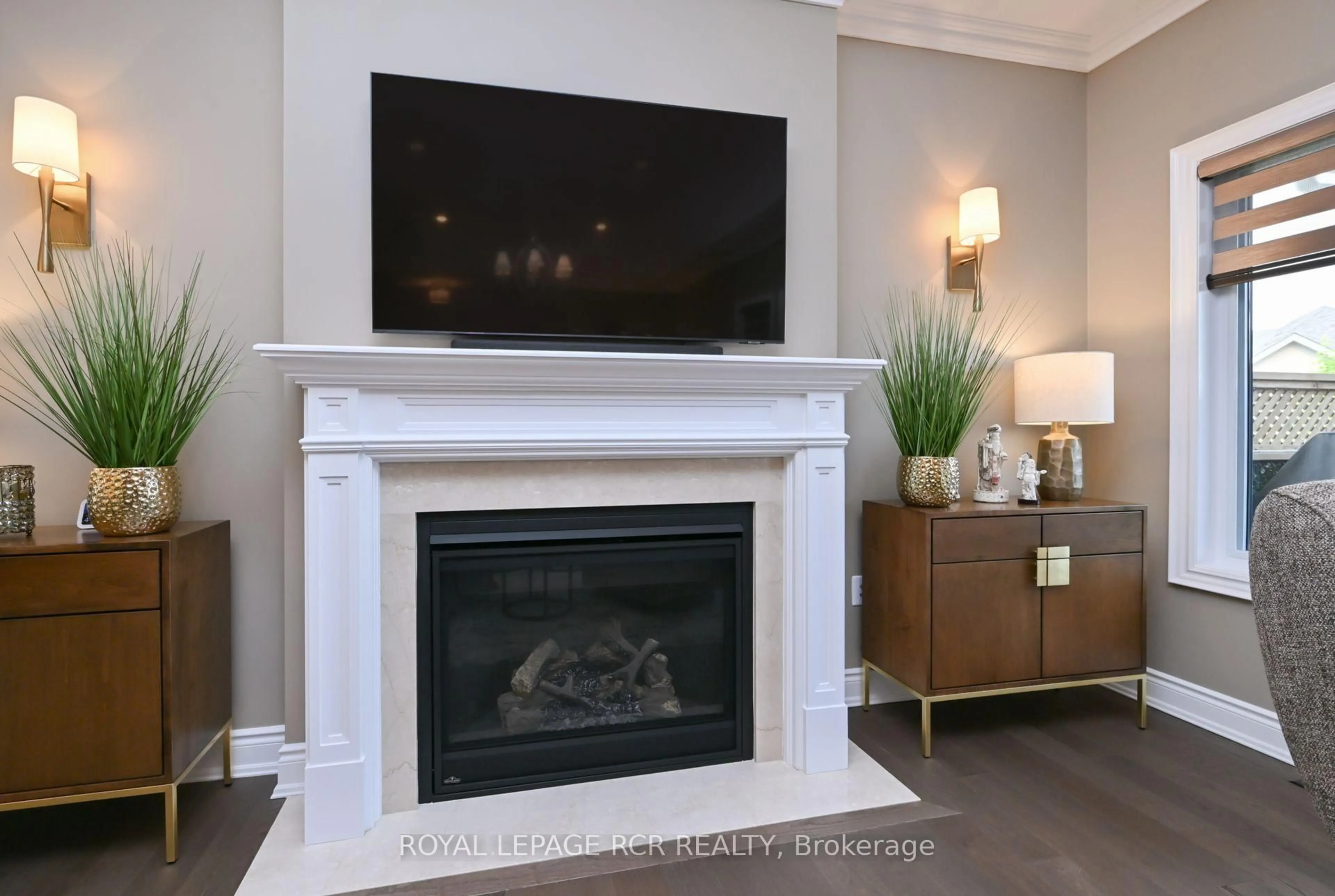 Home theater for 79 Summerhill Dr, New Tecumseth Ontario L9R 0S8