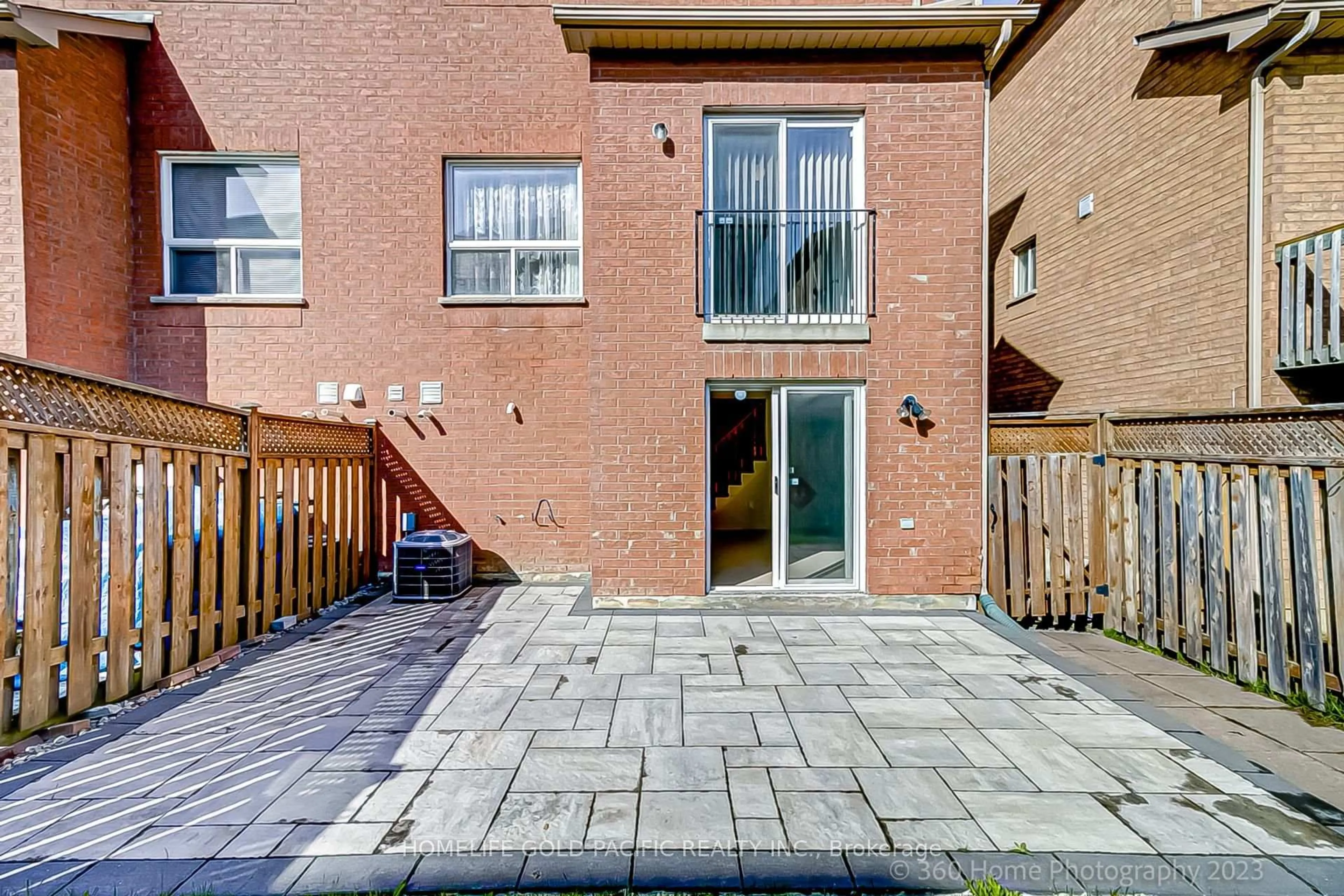 Patio, street for 17 Mccaul St, Markham Ontario L6C 2E5