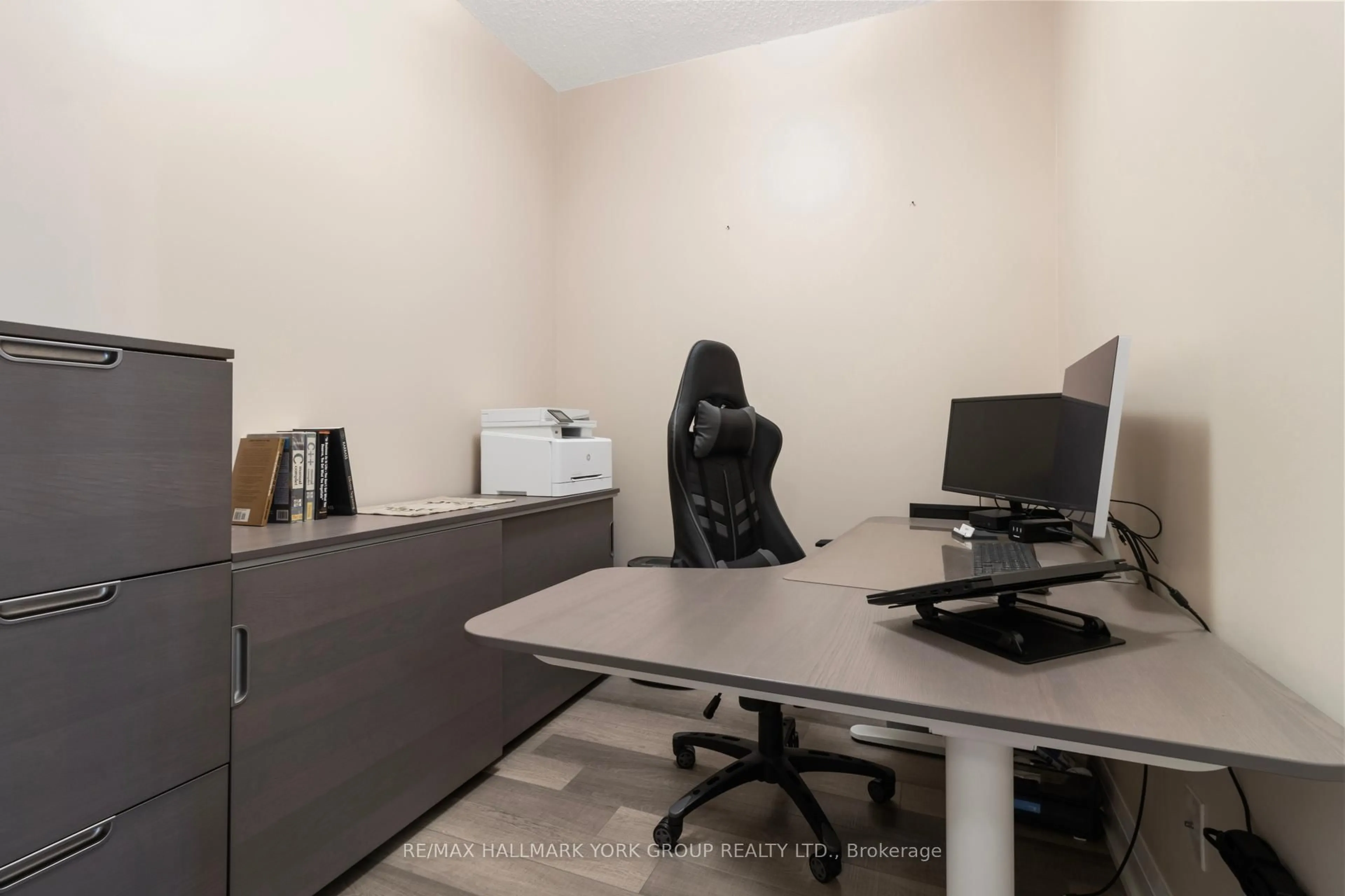A pic of a room for 85 North Park Rd #602, Vaughan Ontario L4J 0H9