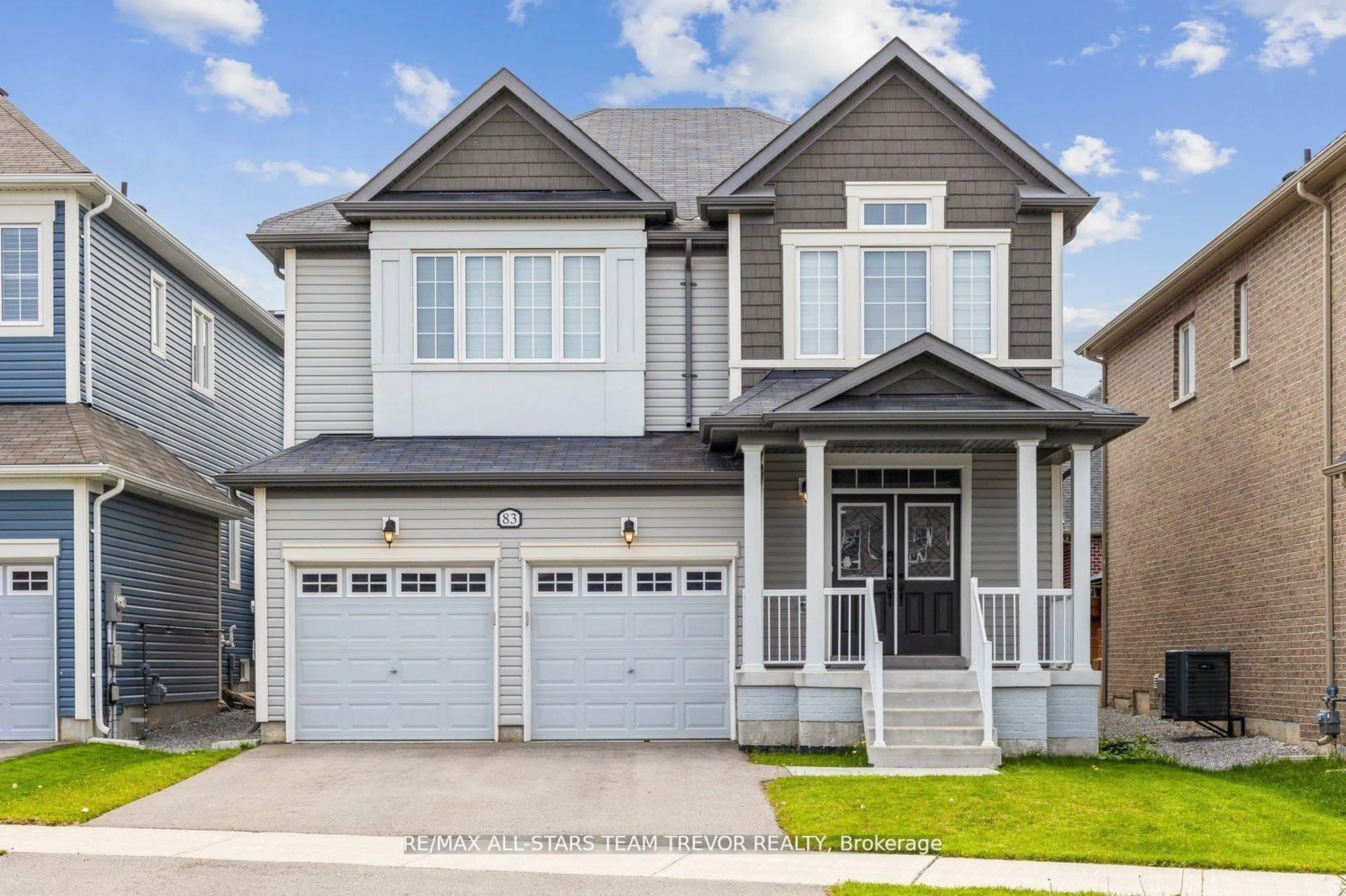 Home with vinyl exterior material, street for 83 Kingknoll Cres, Georgina Ontario L4P 0H8
