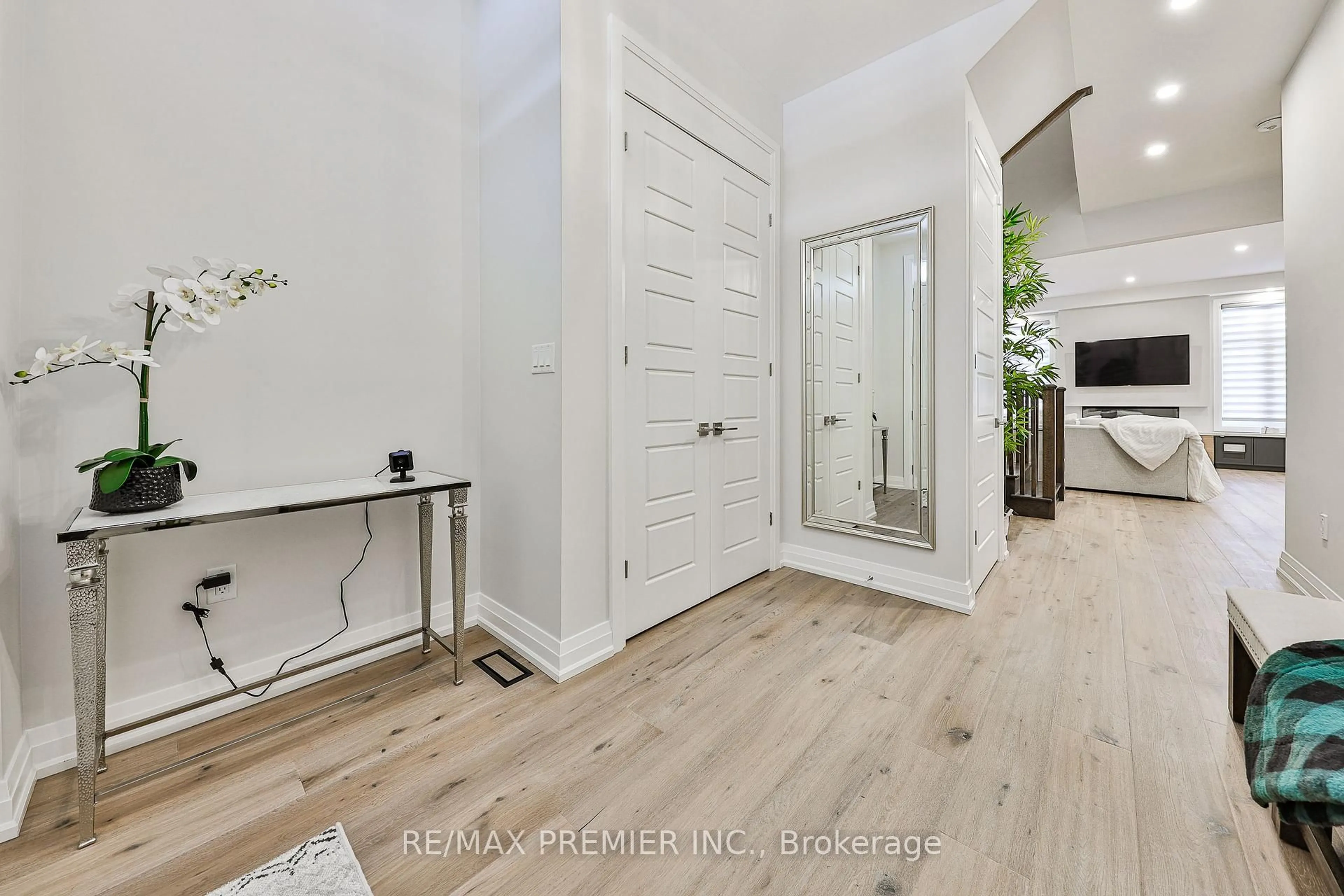 Indoor entryway for 81 Morning Sparrow Dr, Vaughan Ontario L4L 3N5
