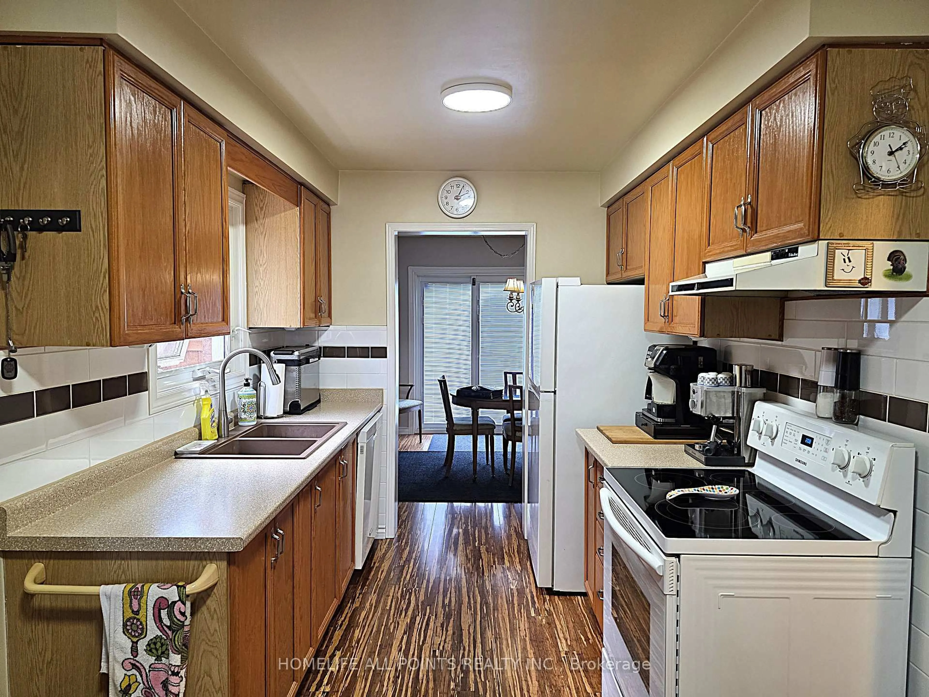 Standard kitchen, unknown for 120 Heydon Ave, New Tecumseth Ontario L9R 1N6