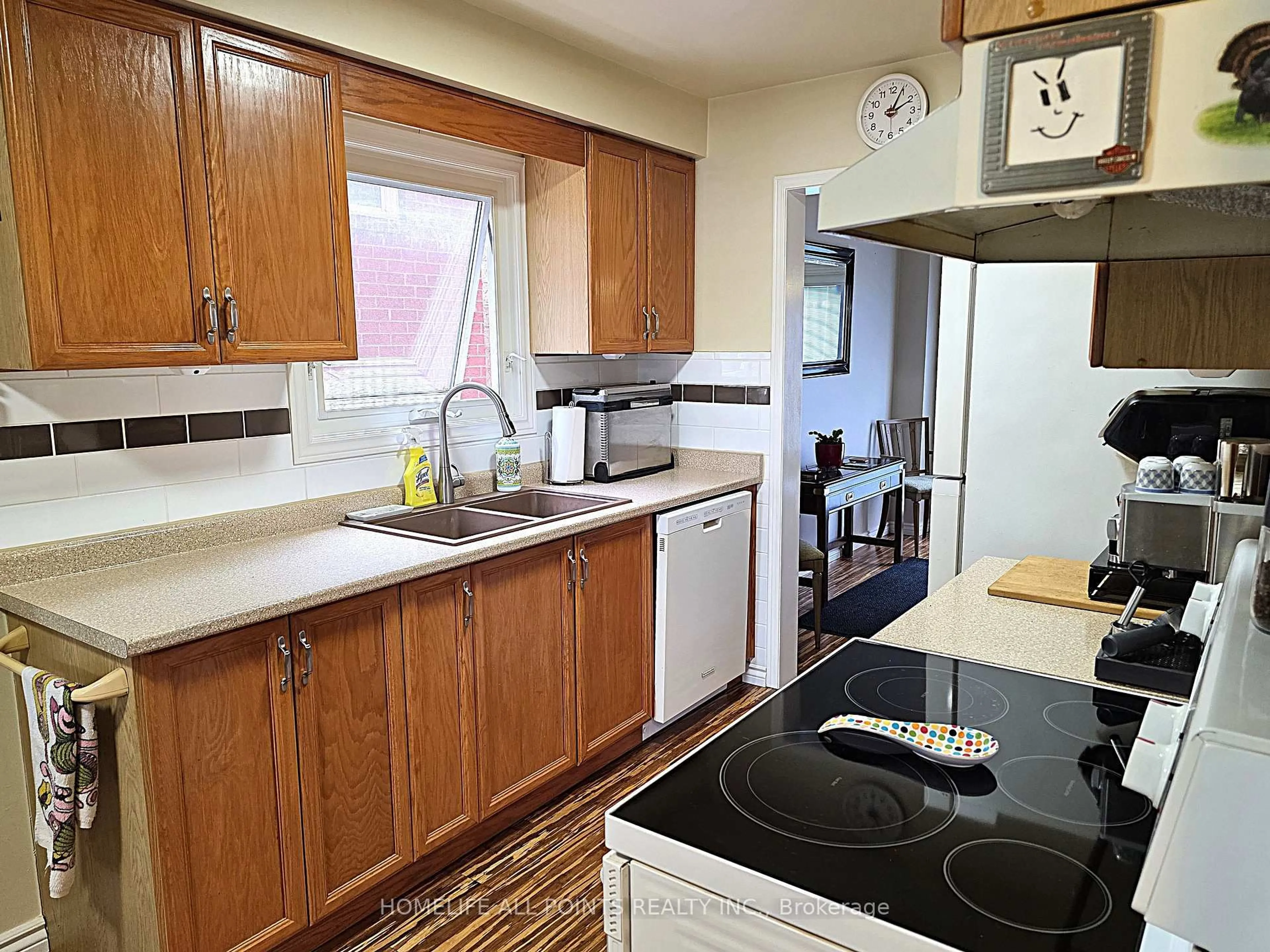 Standard kitchen, unknown for 120 Heydon Ave, New Tecumseth Ontario L9R 1N6