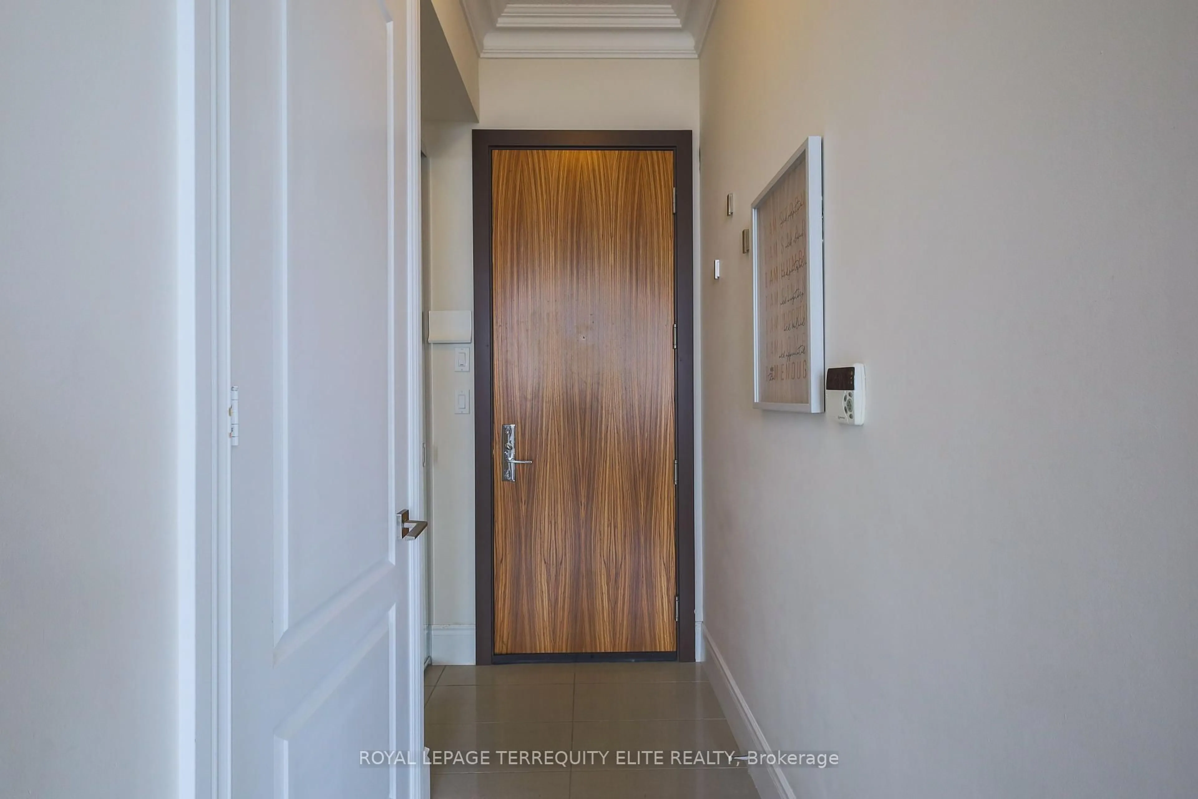 Indoor entryway for 60 South Town Centre Blvd #UPH1, Markham Ontario L6G 0C5