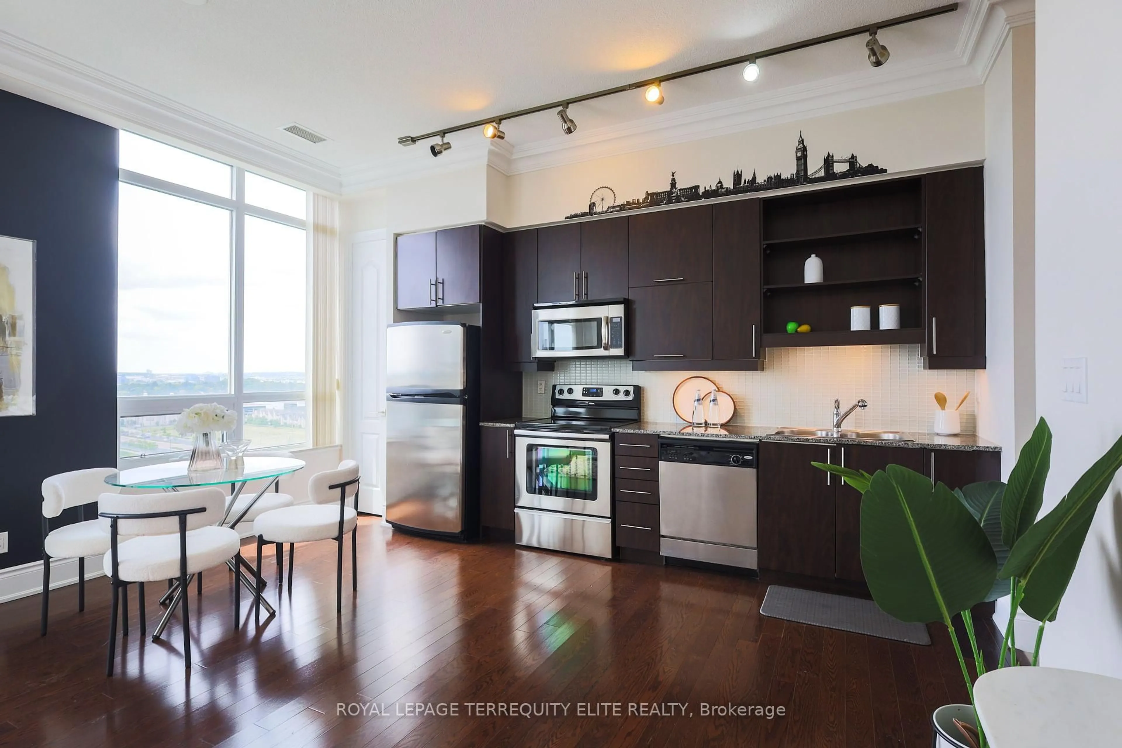 Open concept kitchen, unknown for 60 South Town Centre Blvd #UPH1, Markham Ontario L6G 0C5