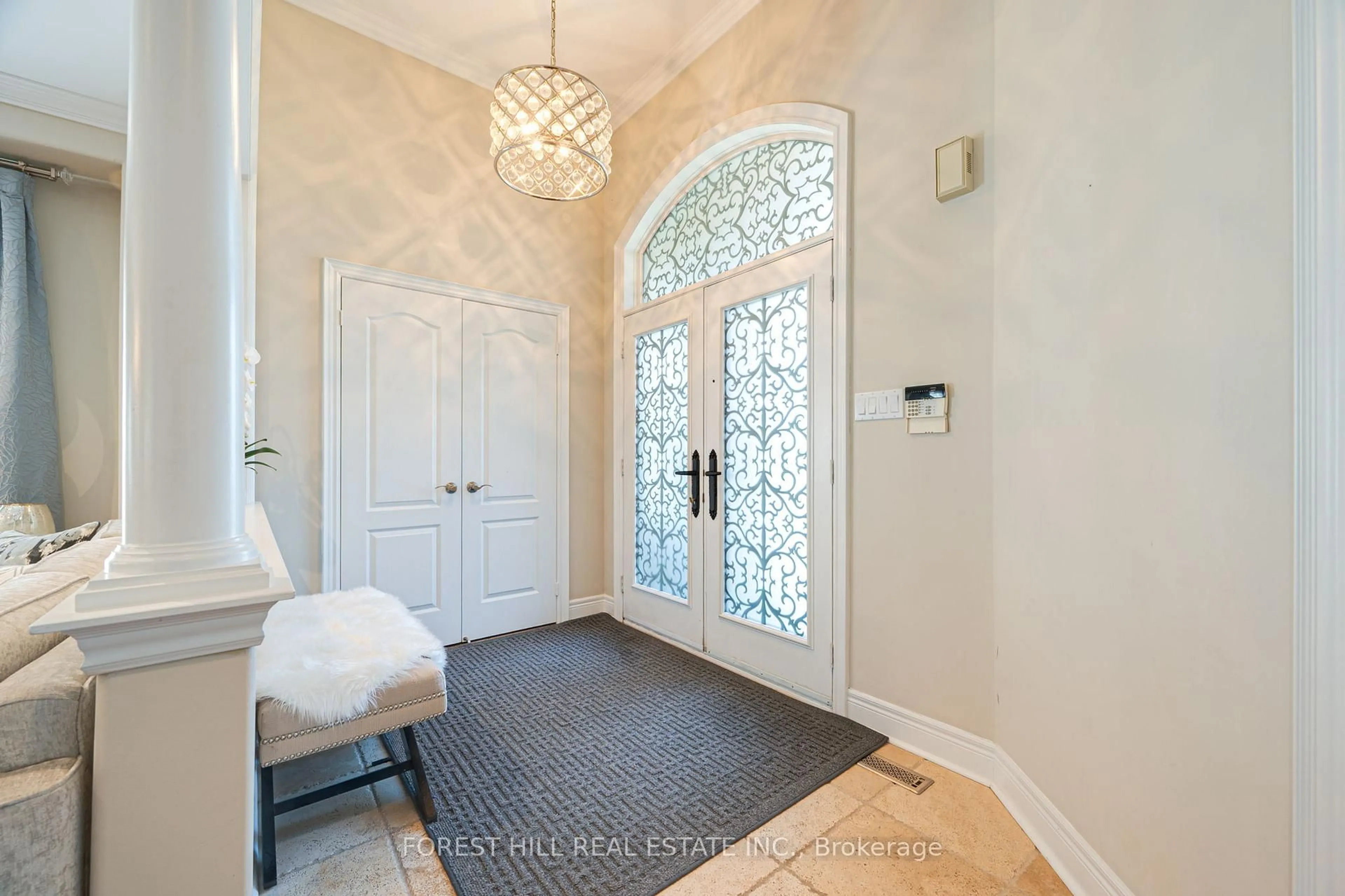 Indoor entryway for 29 Red Cardinal Tr, Richmond Hill Ontario L4E 3Y5
