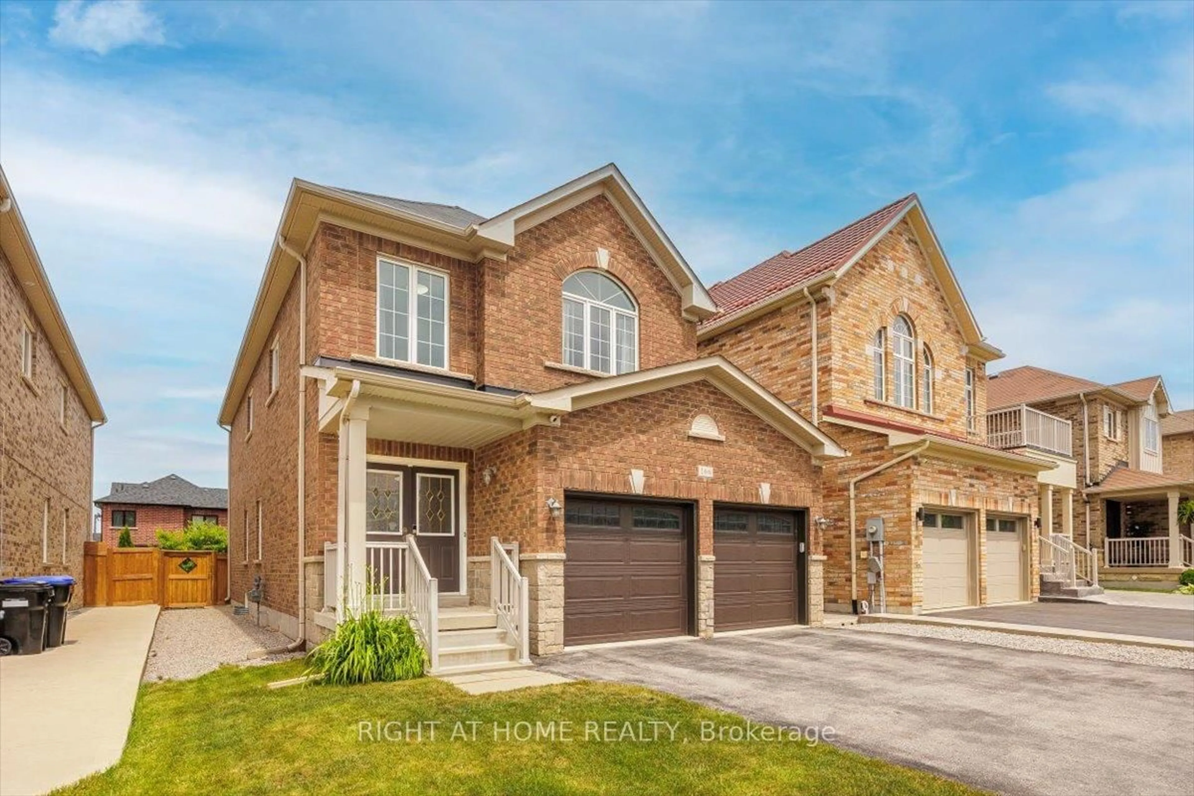 Home with brick exterior material, street for 166 Gardiner Dr, Bradford West Gwillimbury Ontario L3Z 0J5