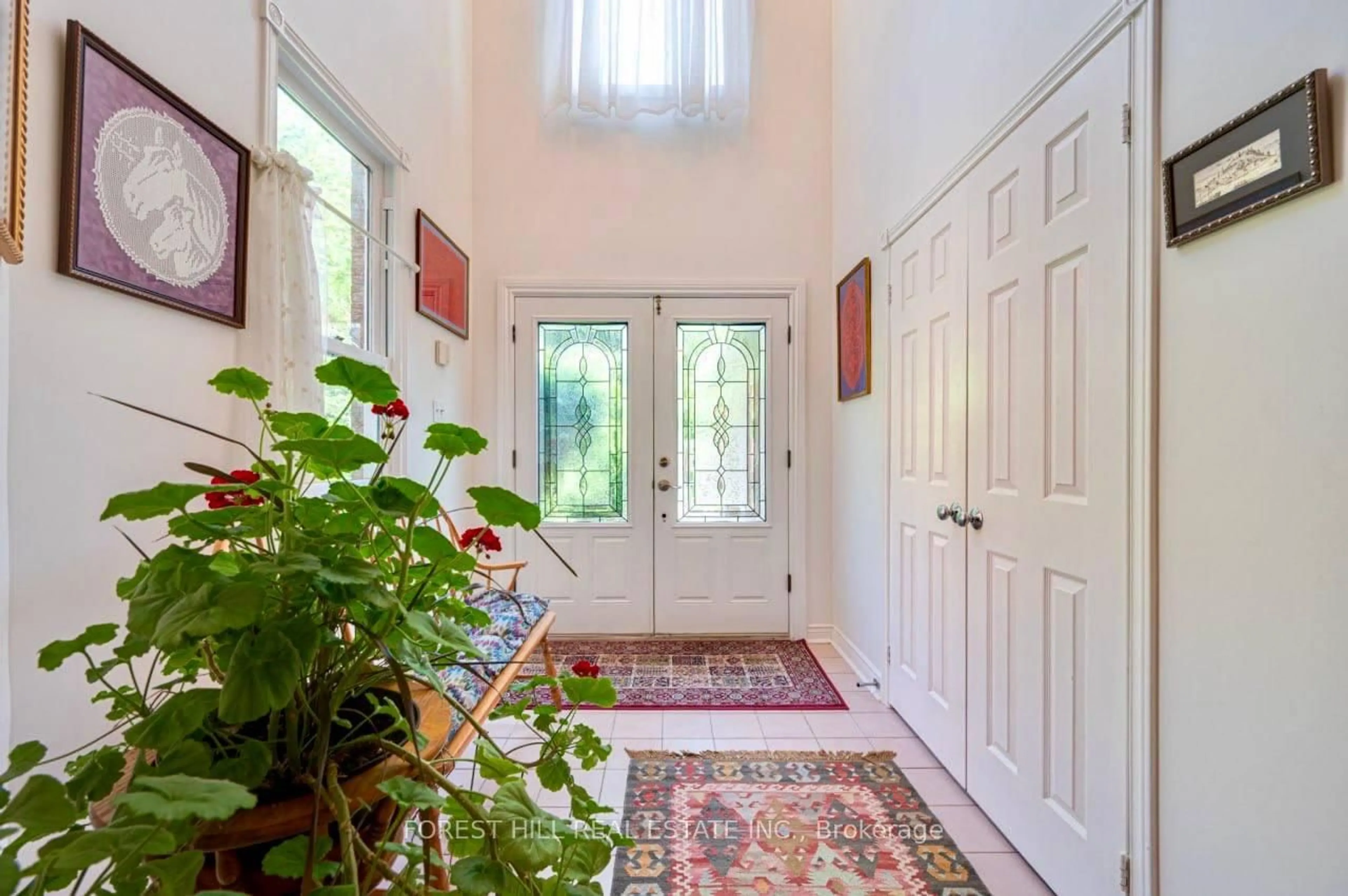 Indoor entryway for 61 Willett Cres, Richmond Hill Ontario L4C 7W2