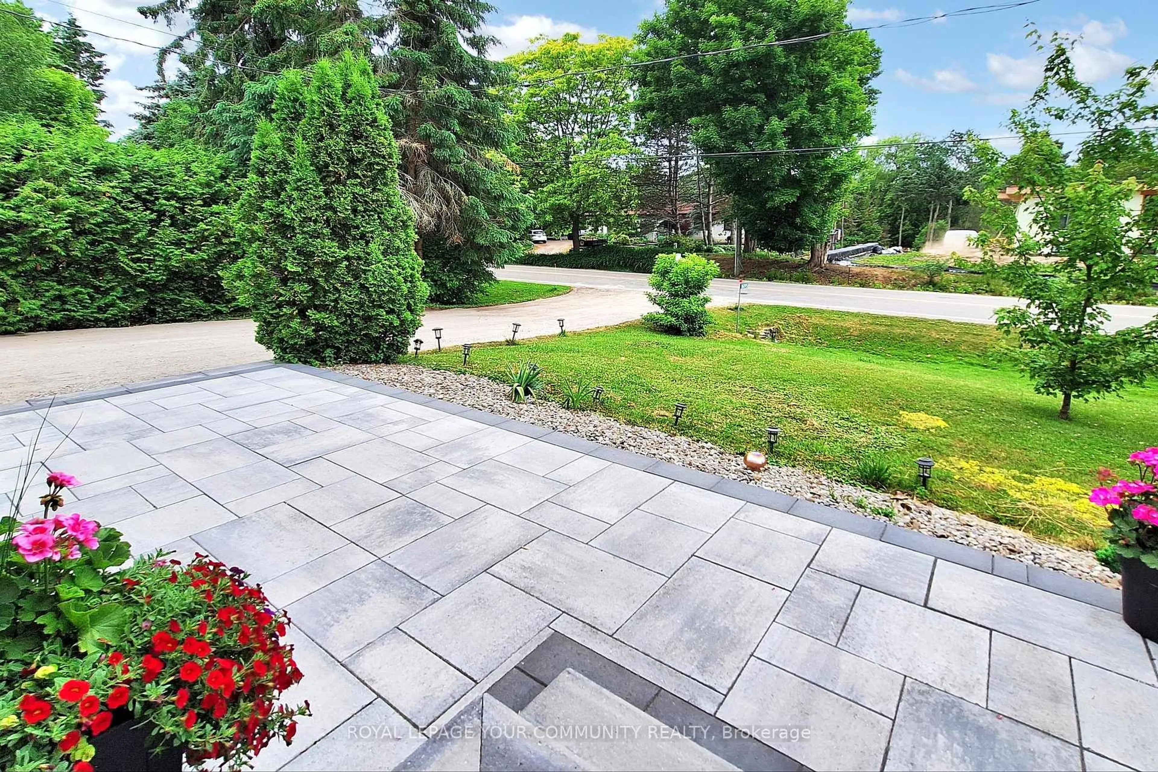 Patio, street for 16095 7th Concession Rd, King Ontario L0G 1J0