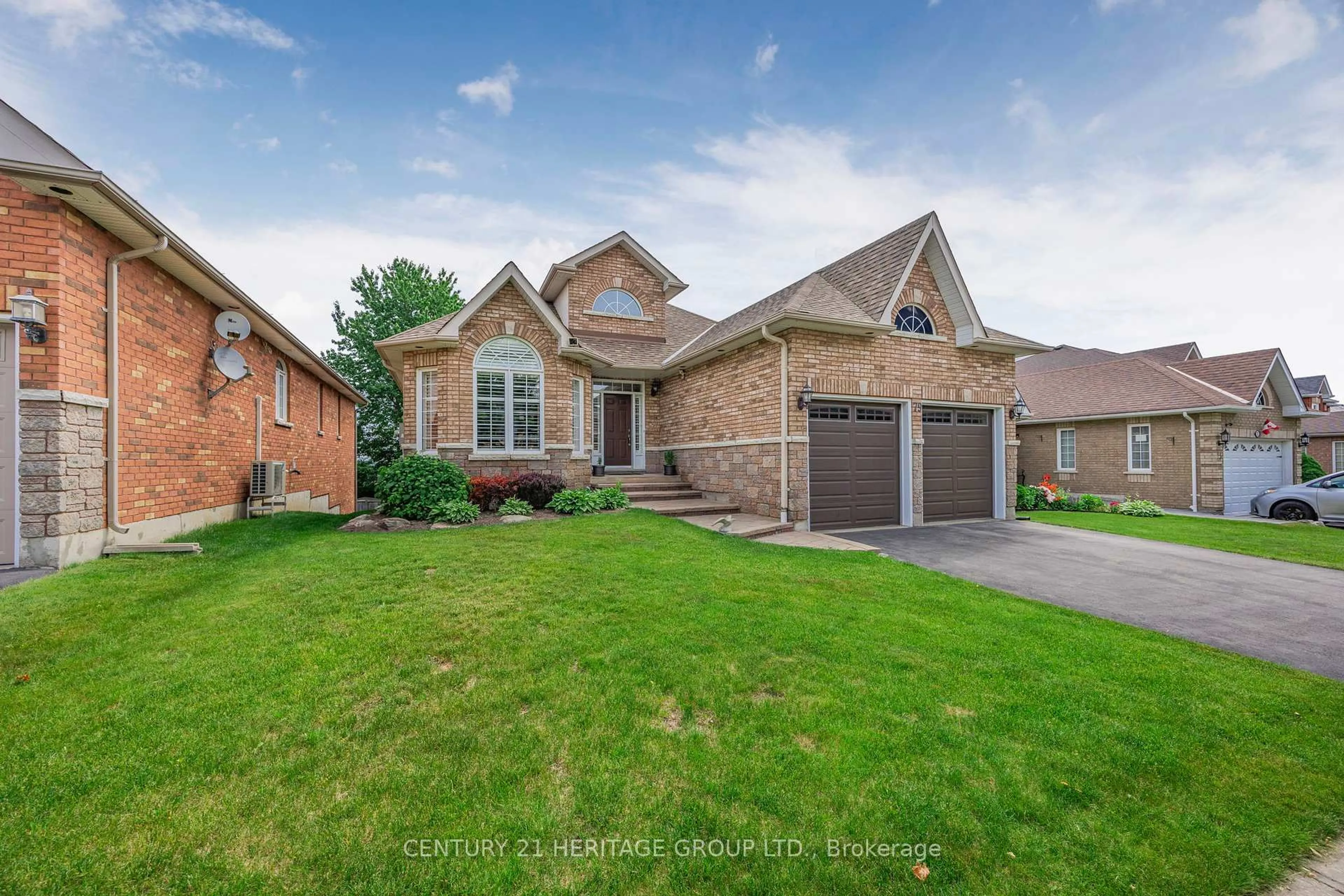 Home with brick exterior material, street for 79 Metcalfe Dr, Bradford West Gwillimbury Ontario L3Z 3C6