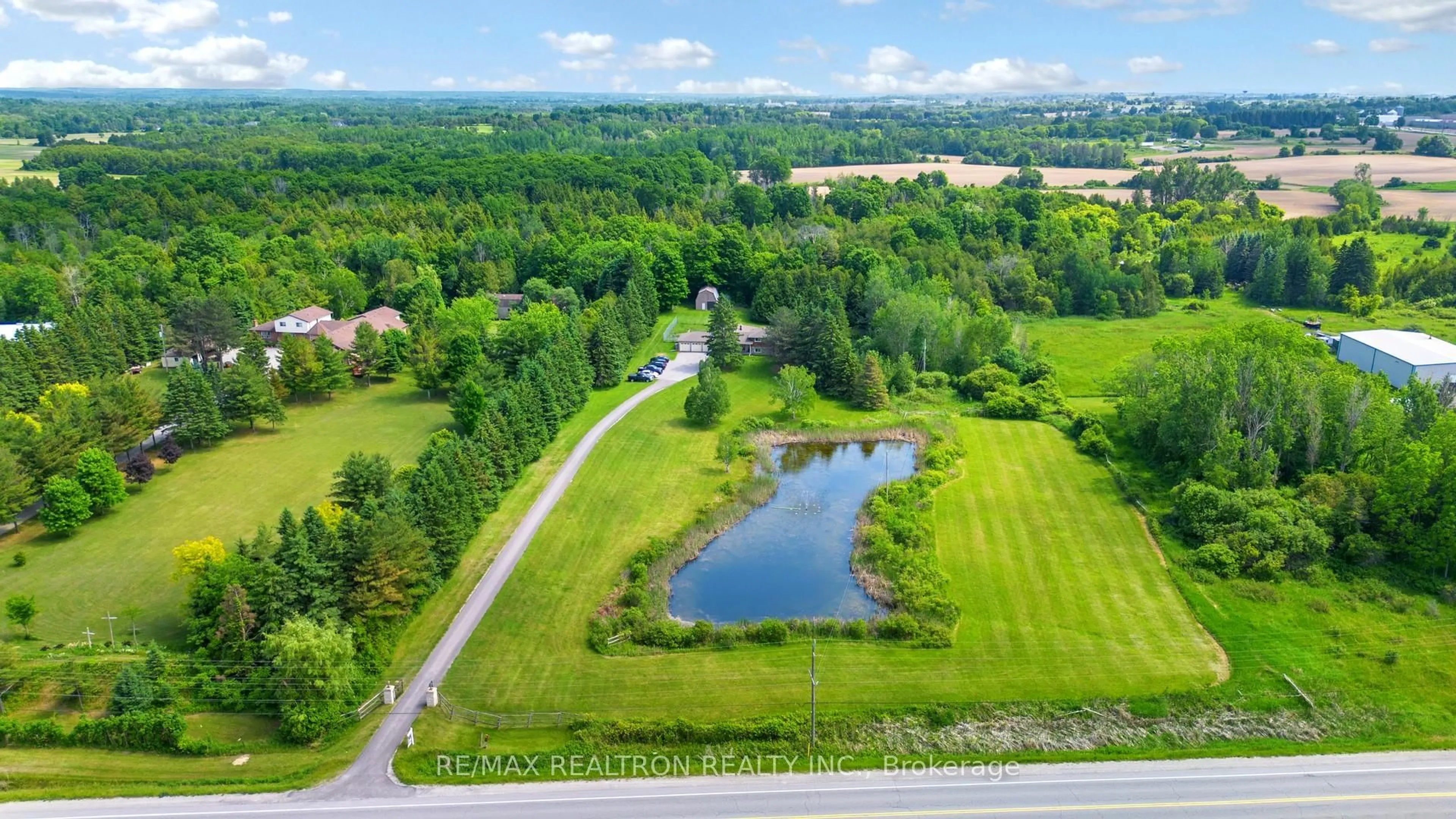 A pic from outside/outdoor area/front of a property/back of a property/a pic from drone, water/lake/river/ocean view for 2521 Mt Albert Rd, East Gwillimbury Ontario L0G 1R0