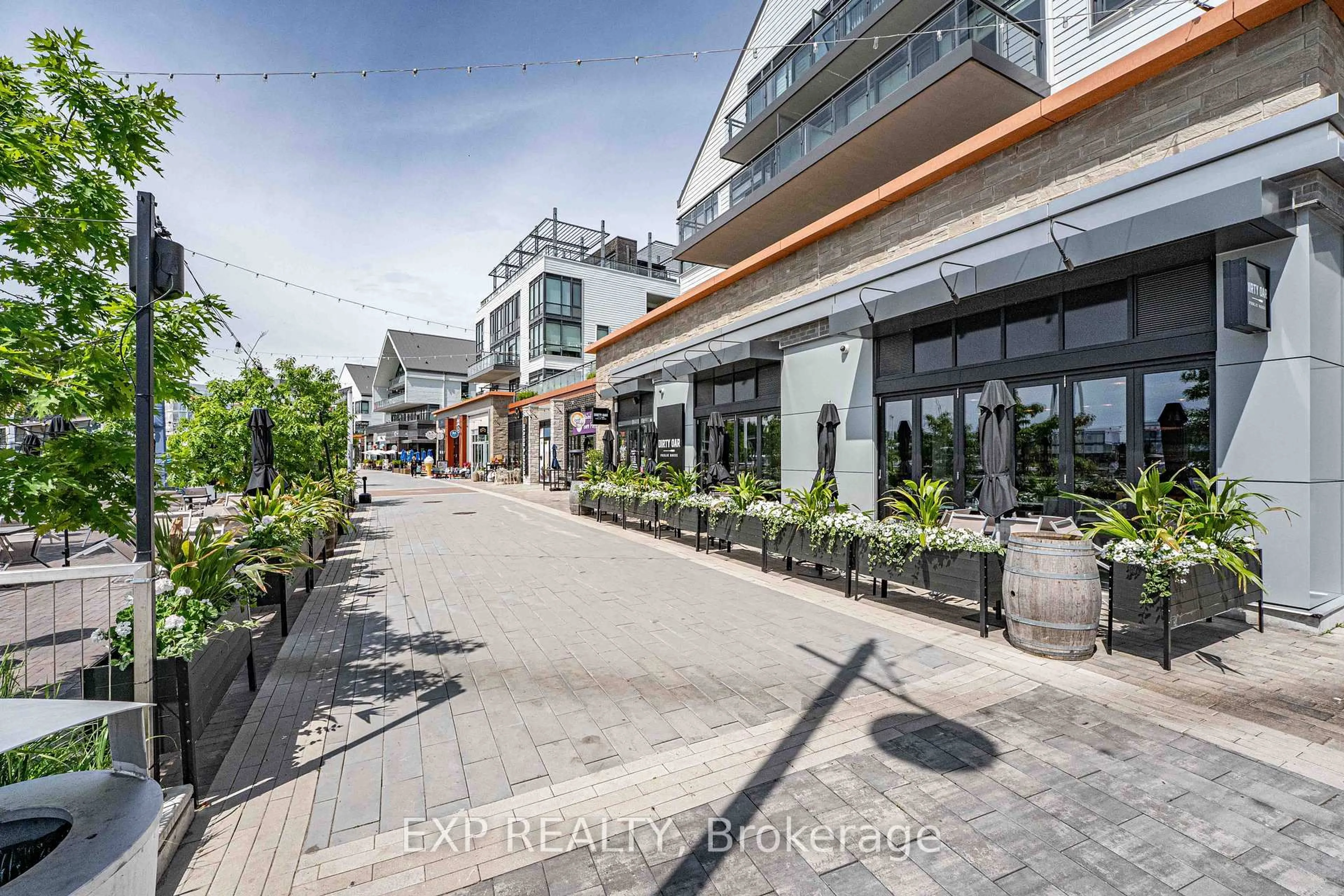 Patio, street for 247 Broward Way #31, Innisfil Ontario L9S 0M1