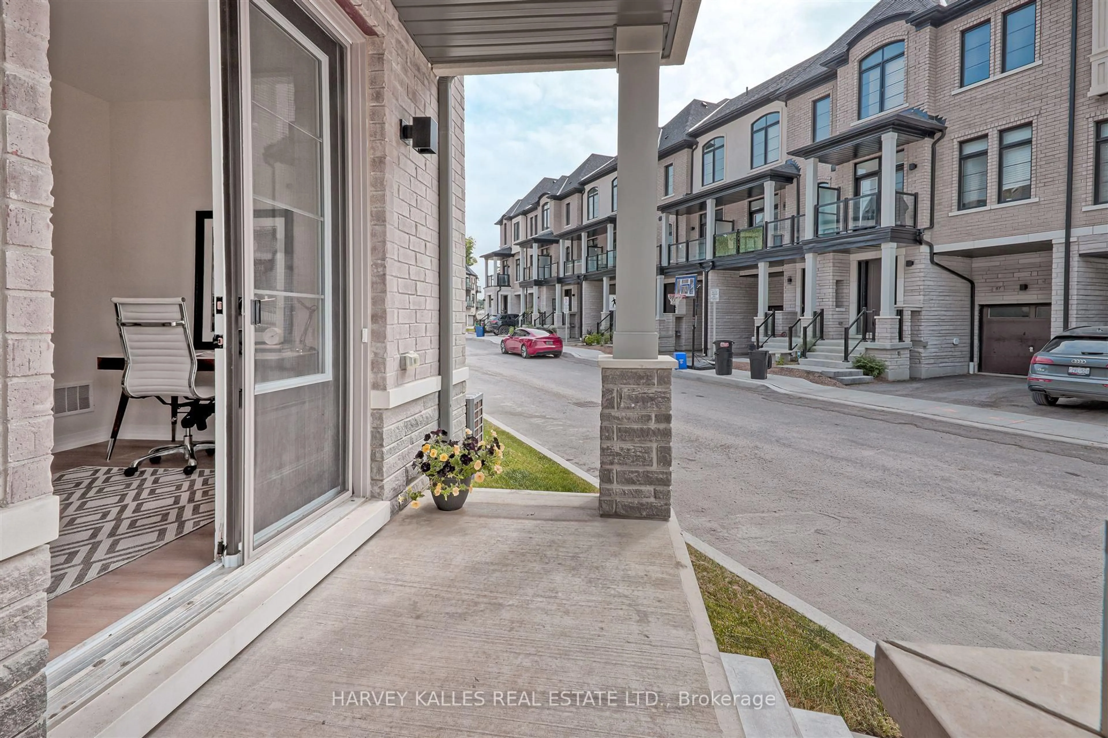 Patio, street for 75 De La Roche Dr, Vaughan Ontario L4H 4Z2