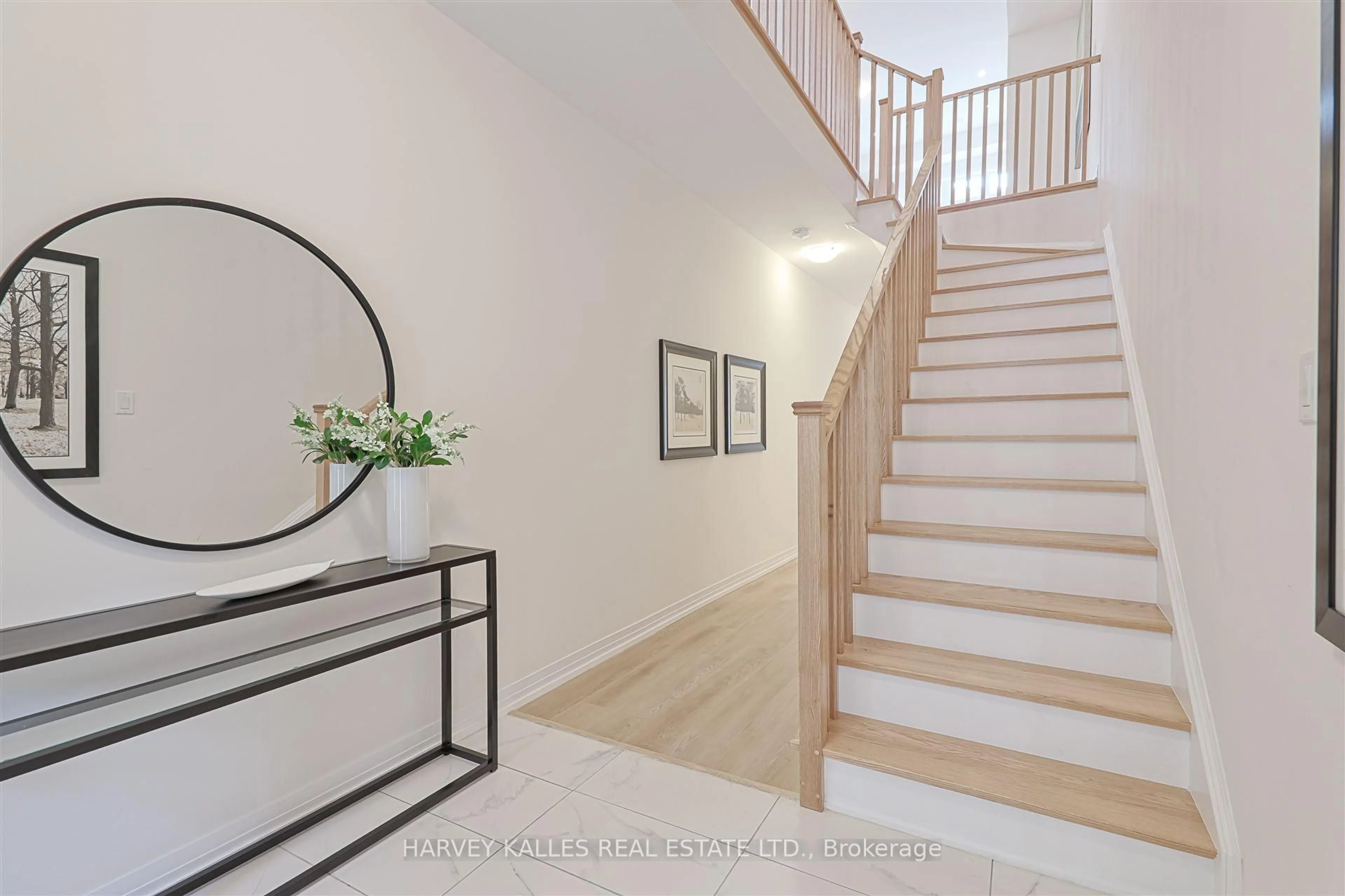 Indoor foyer for 75 De La Roche Dr, Vaughan Ontario L4H 4Z2