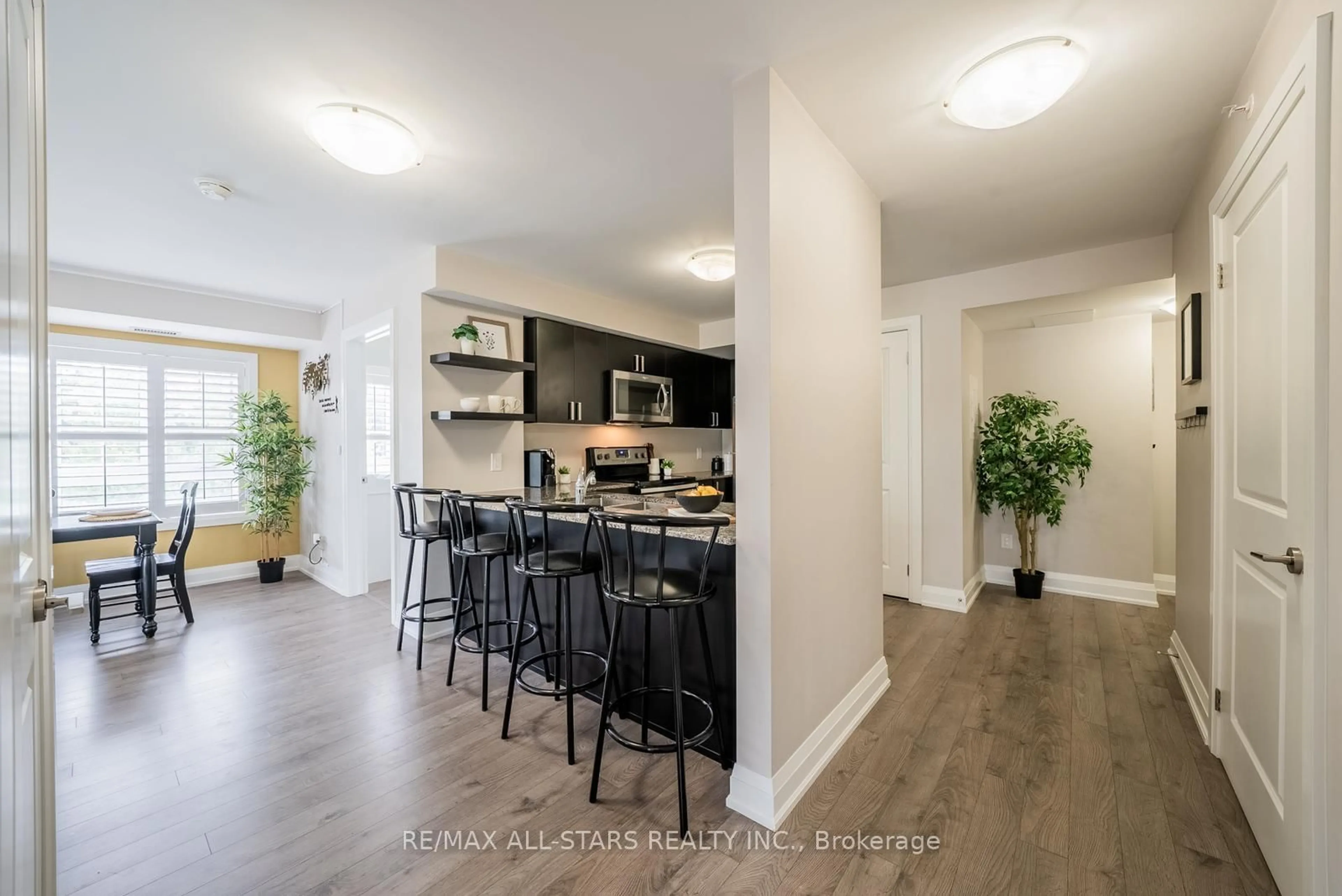 Open concept kitchen, unknown for 481 Rupert Ave #208, Whitchurch-Stouffville Ontario L4A 1Y7